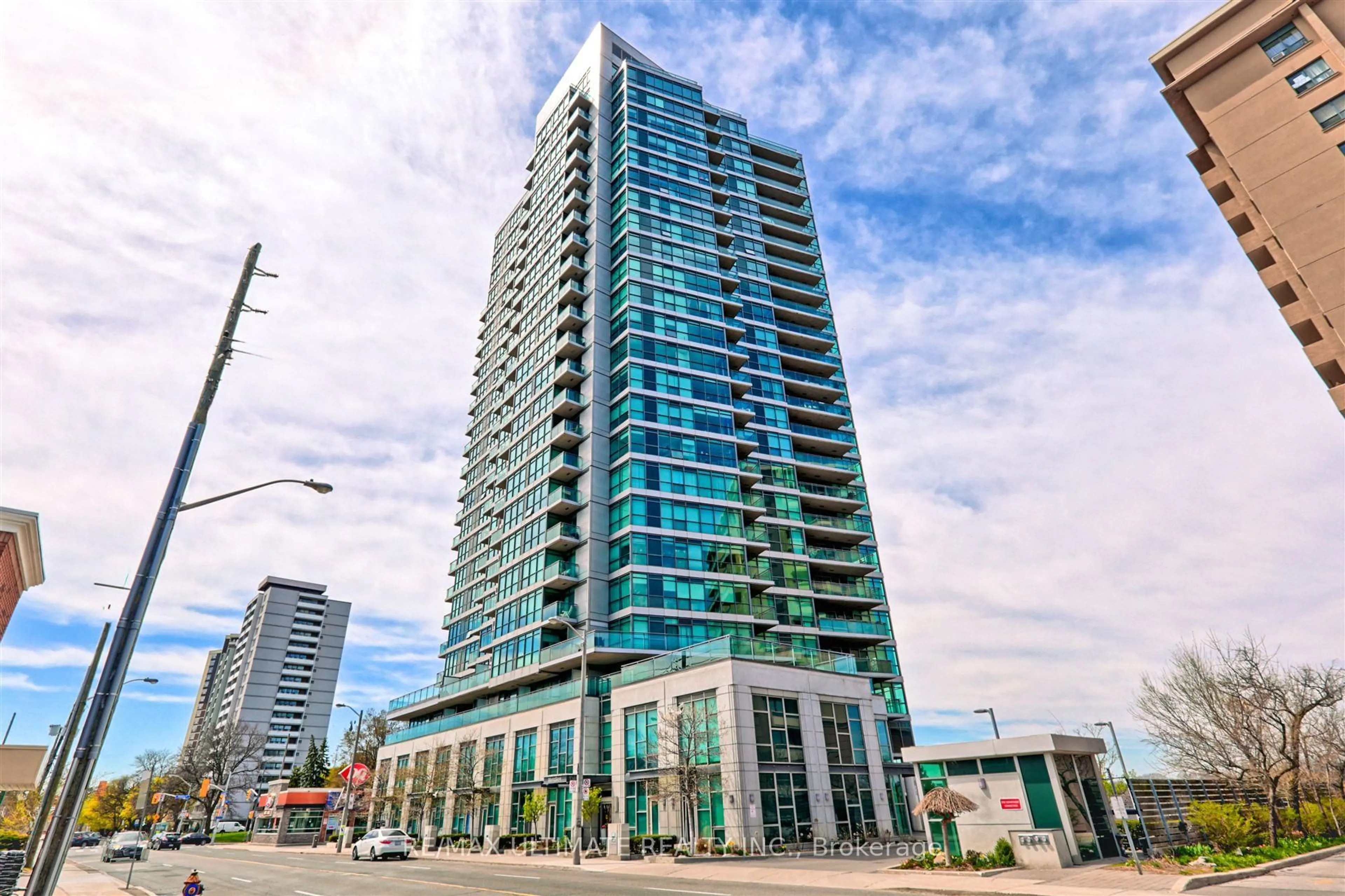 Indoor foyer for 1048 Broadview Ave #1604, Toronto Ontario M4K 2B8