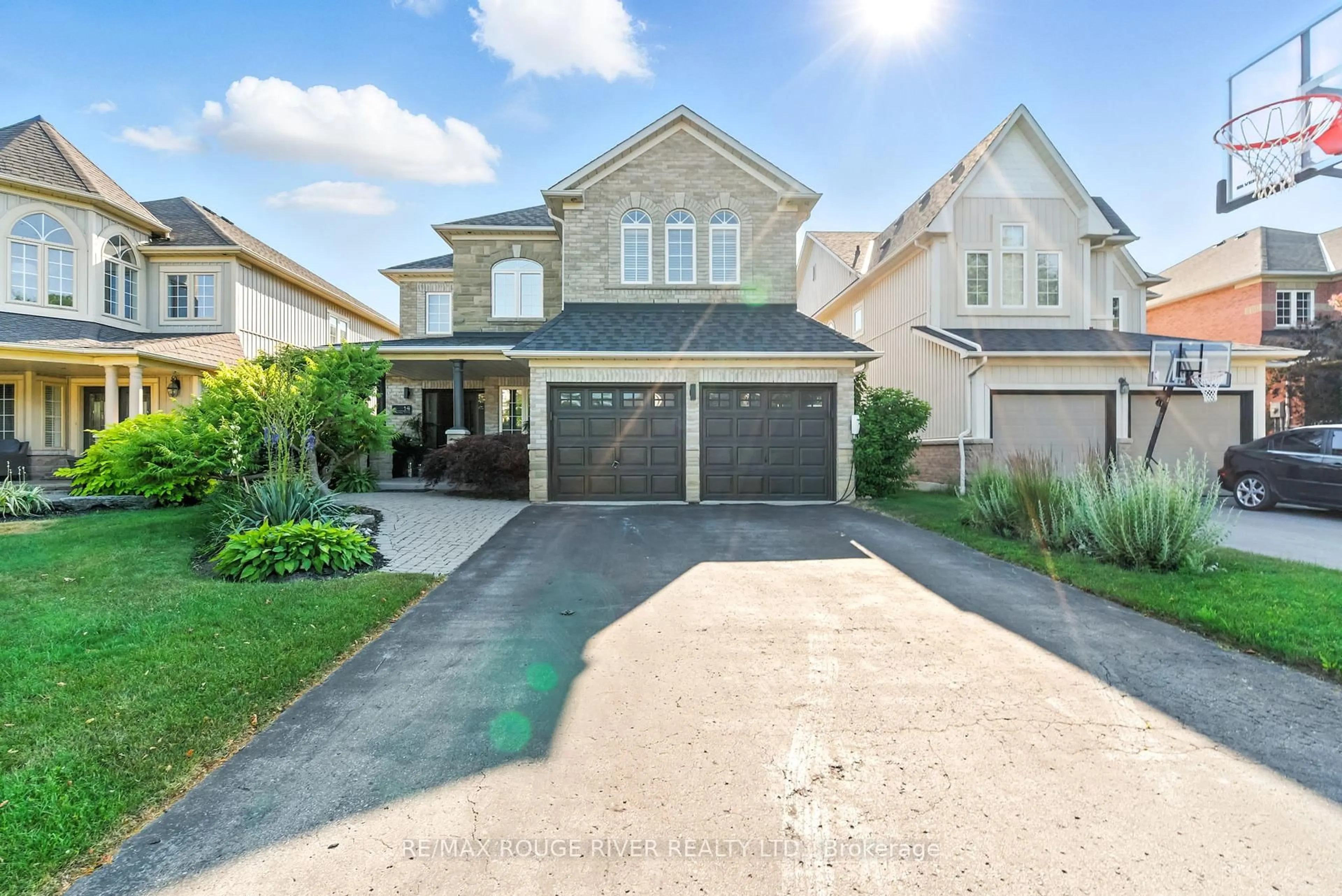 A pic from outside/outdoor area/front of a property/back of a property/a pic from drone, street for 14 Mackey Dr, Whitby Ontario L1P 1P5