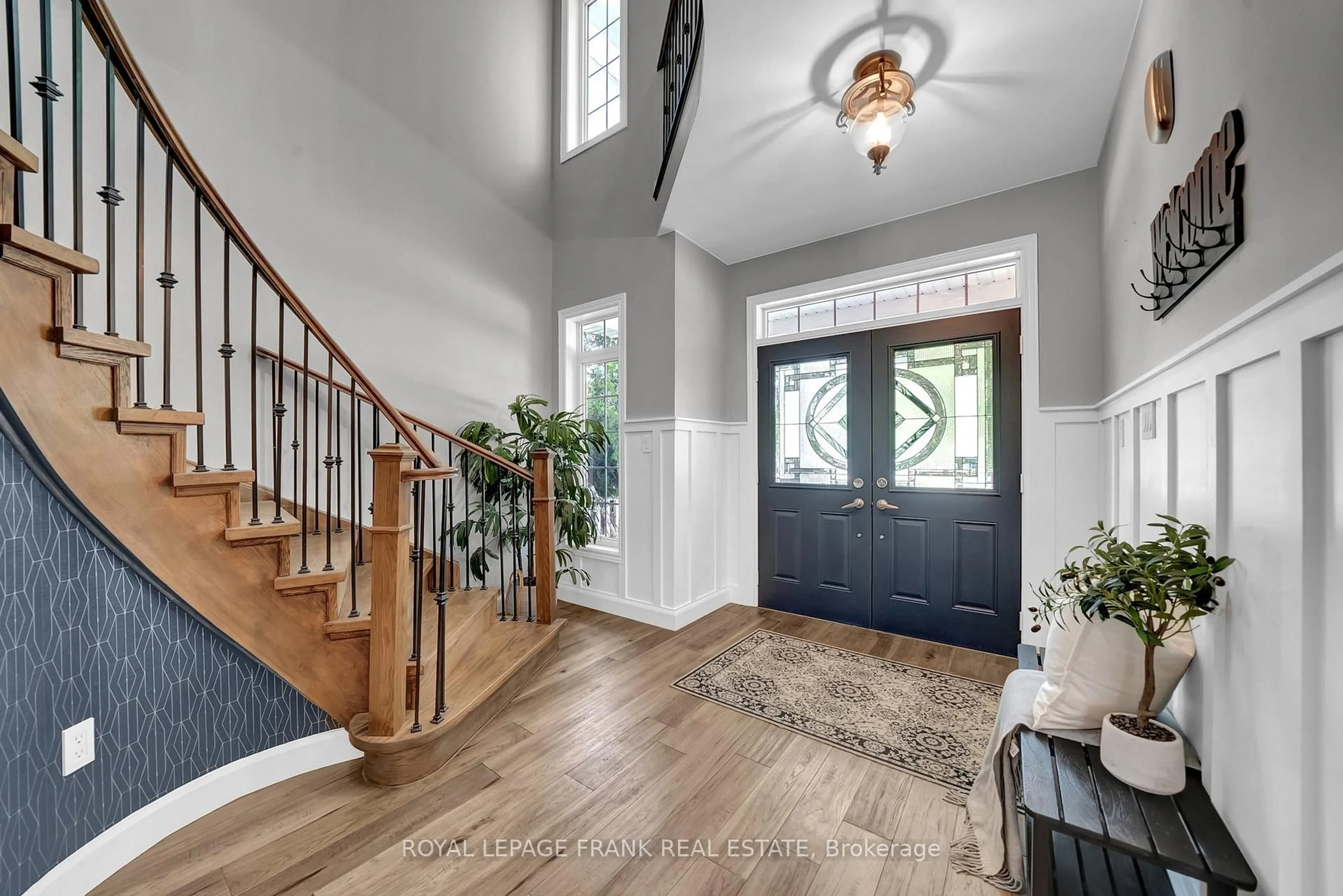 Indoor entryway for 18 Lamport Crt, Whitby Ontario L1M 0B1
