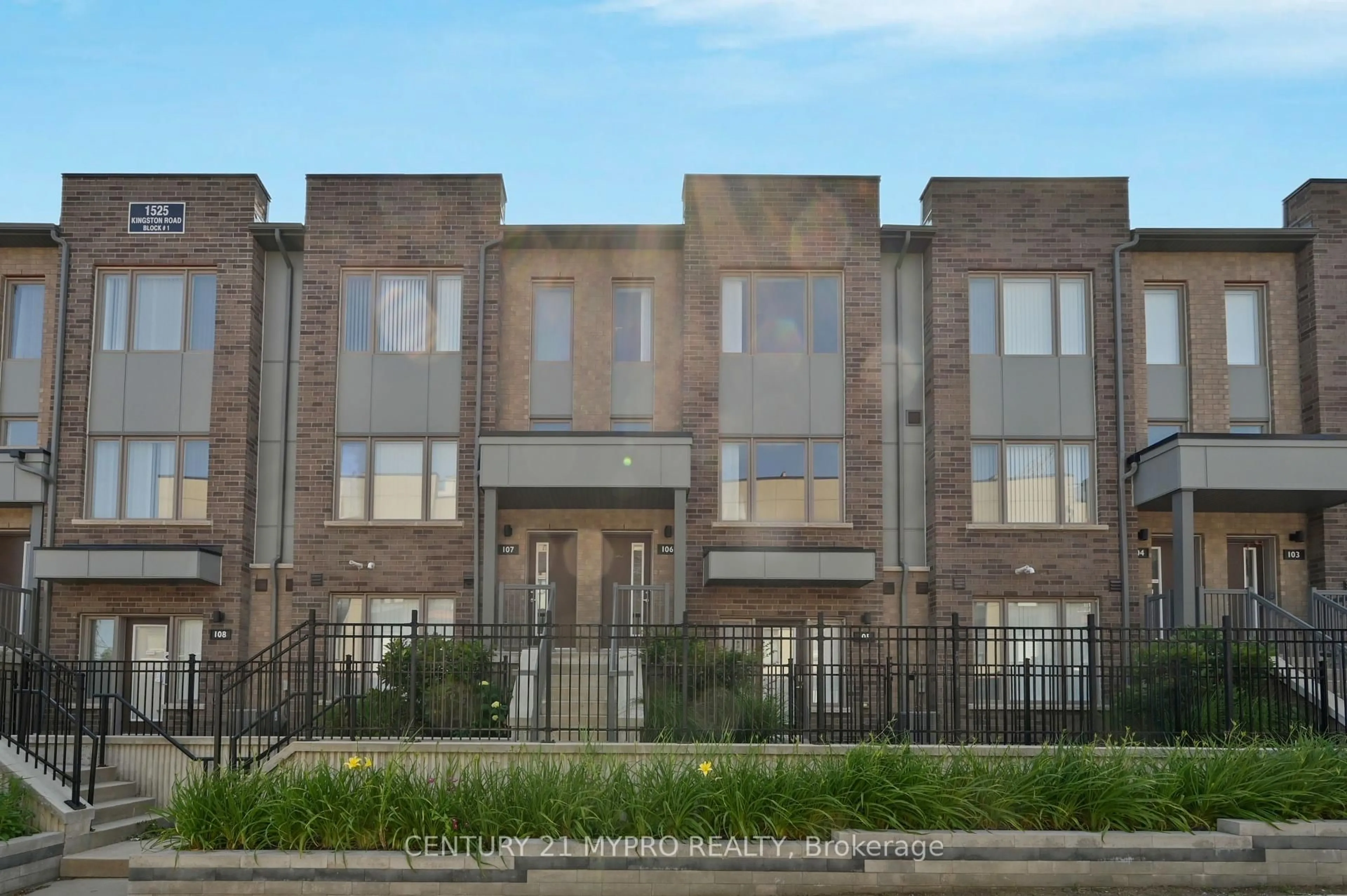 Home with brick exterior material, street for 1525 Kingston Rd #106, Pickering Ontario L1V 1C2