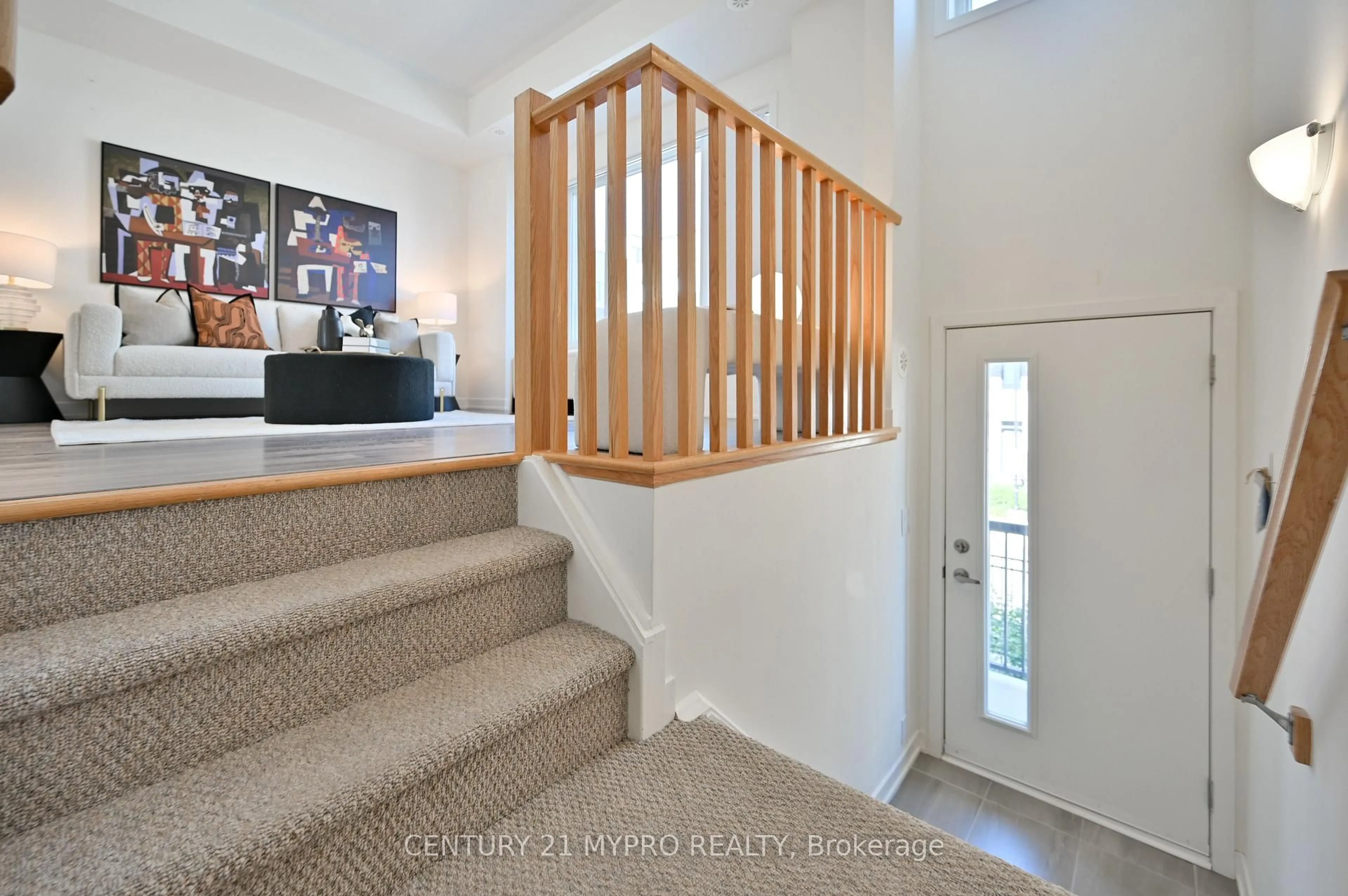 Indoor entryway for 1525 Kingston Rd #106, Pickering Ontario L1V 1C2