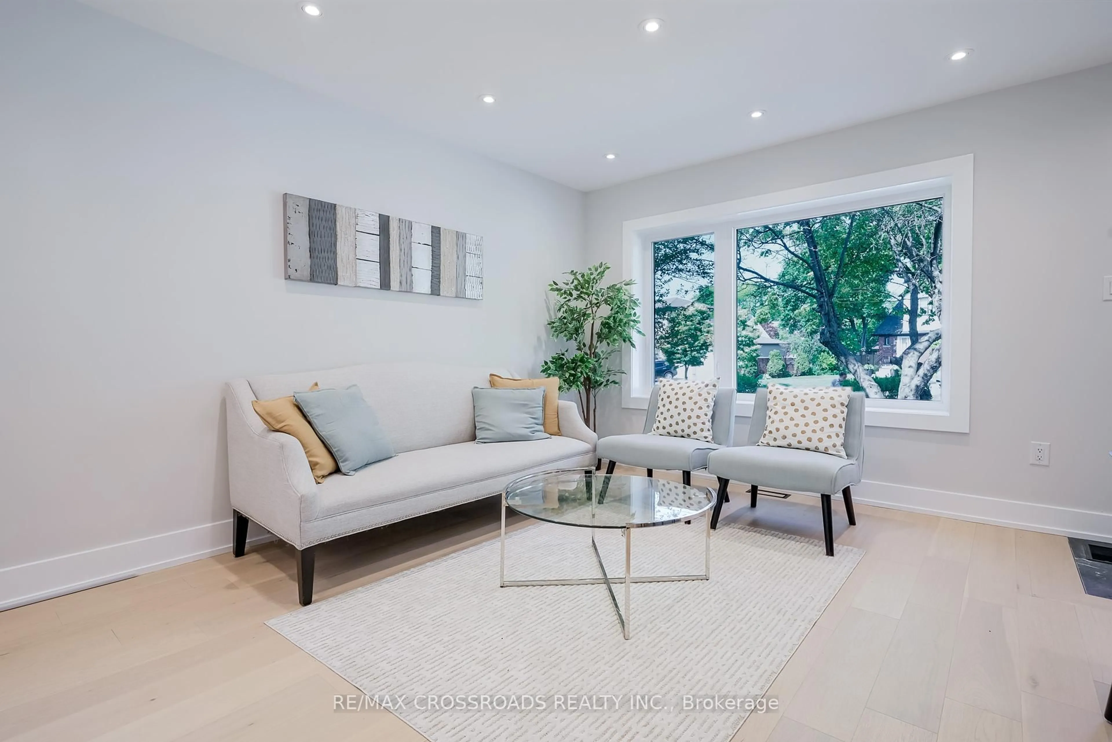 Living room with furniture, unknown for 21 Karnwood Dr, Toronto Ontario M1L 2Z4