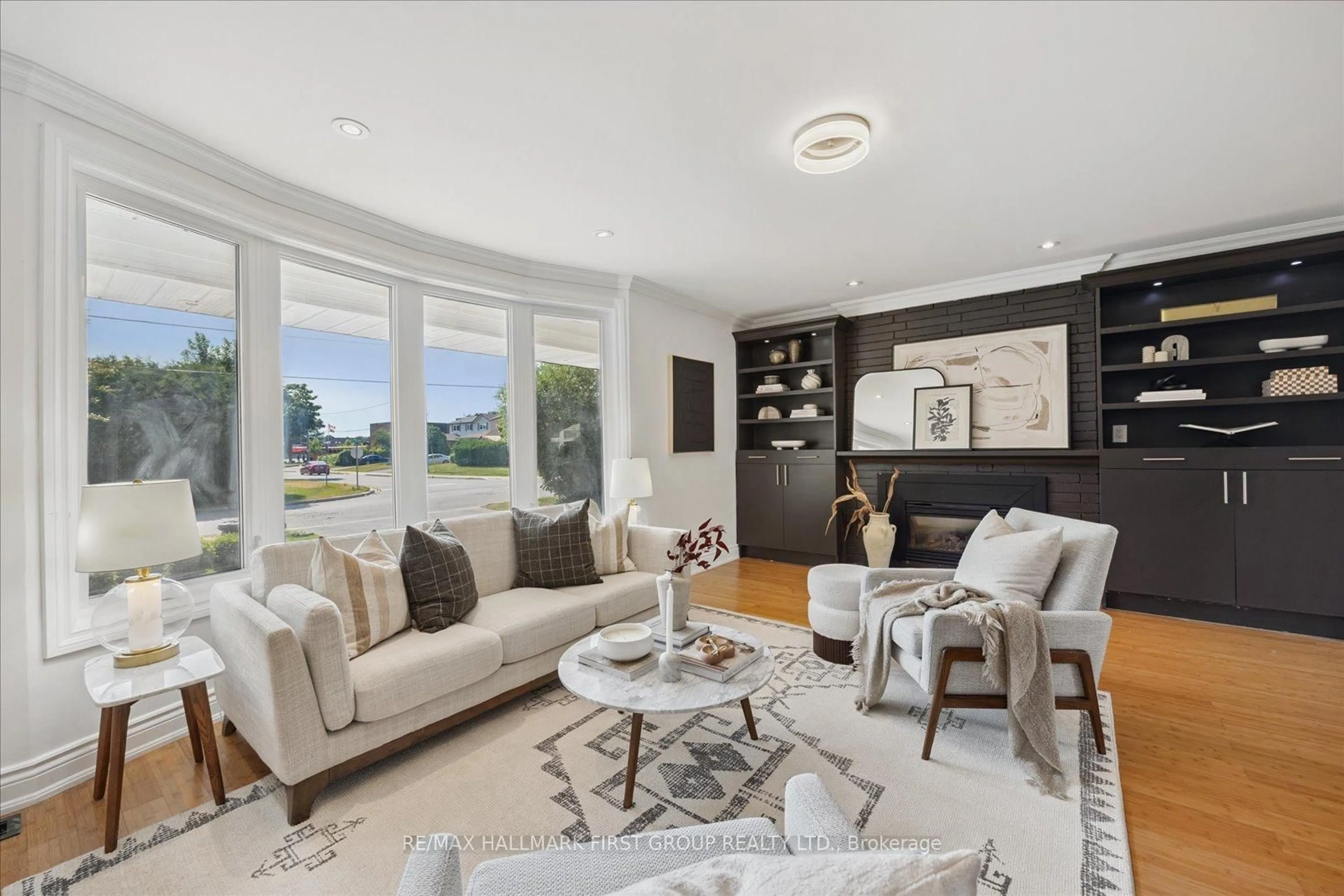 Living room with furniture, unknown for 1919 Glenview Rd, Pickering Ontario L1V 1W9