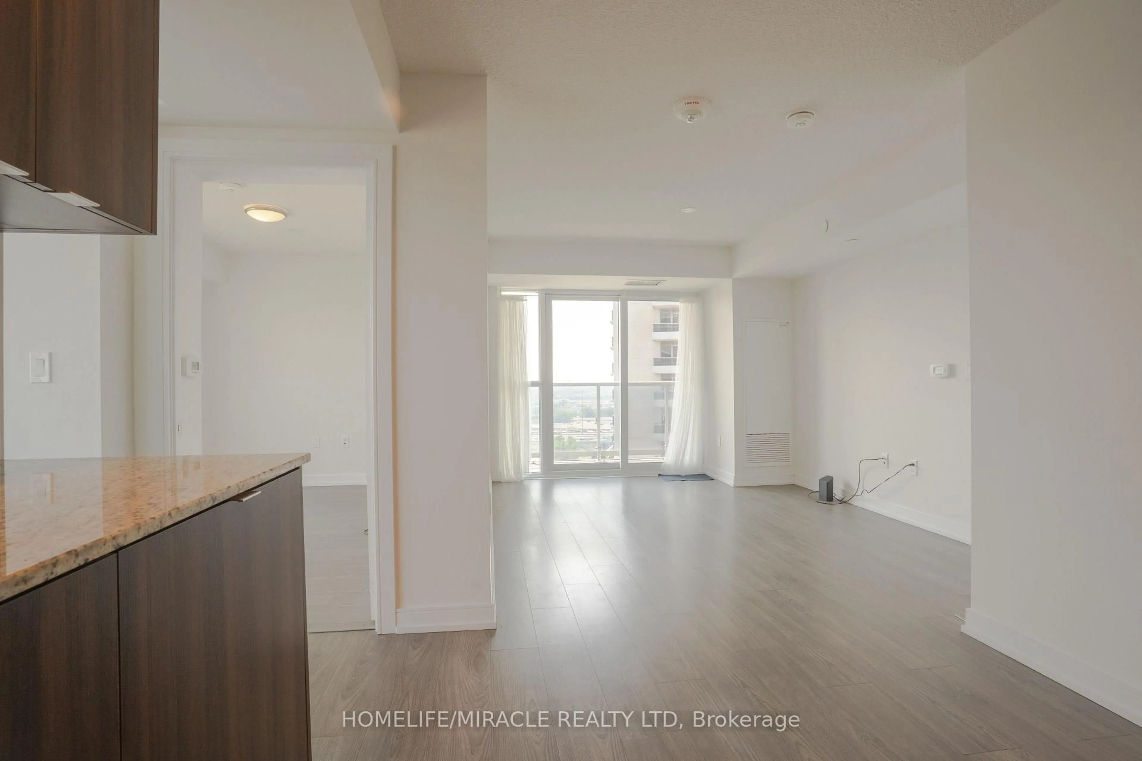 A pic of a room for 225 Village Green Sq #1708, Toronto Ontario M1S 0N4