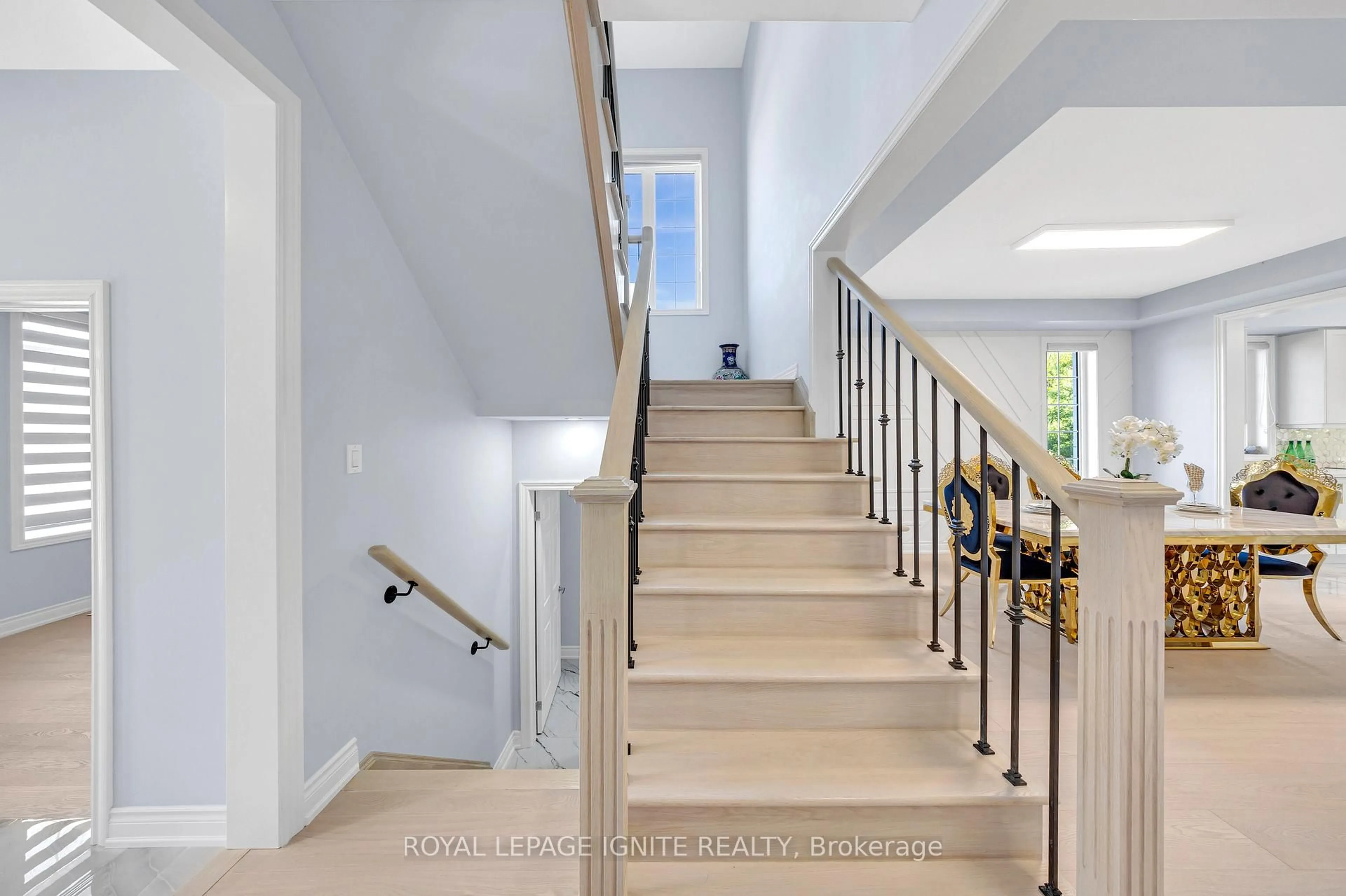 Stairs for 2453 Florentine Pl, Pickering Ontario L1X 0H2