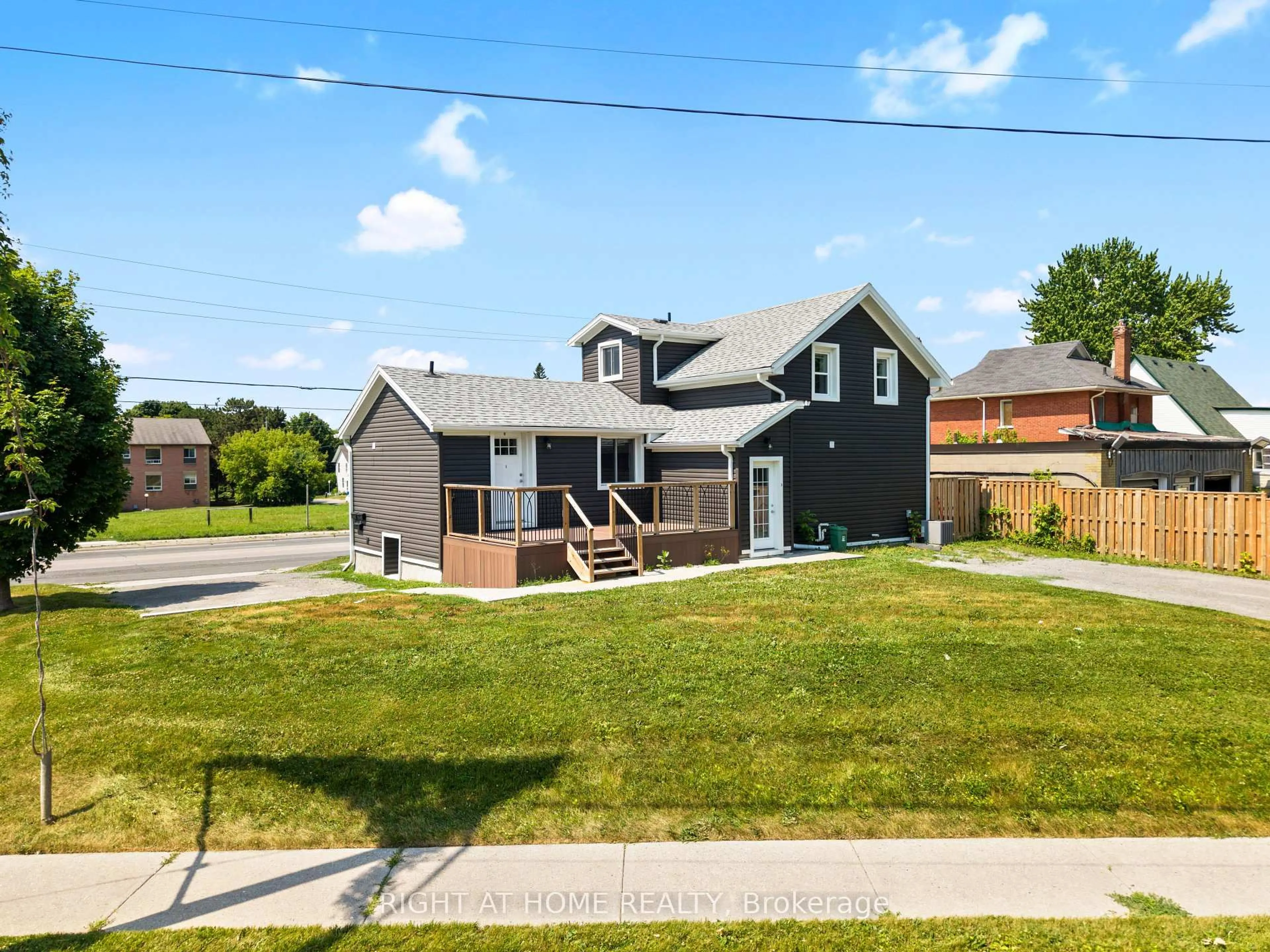 Home with brick exterior material, street for 865 Simcoe St, Oshawa Ontario L1H 4K8