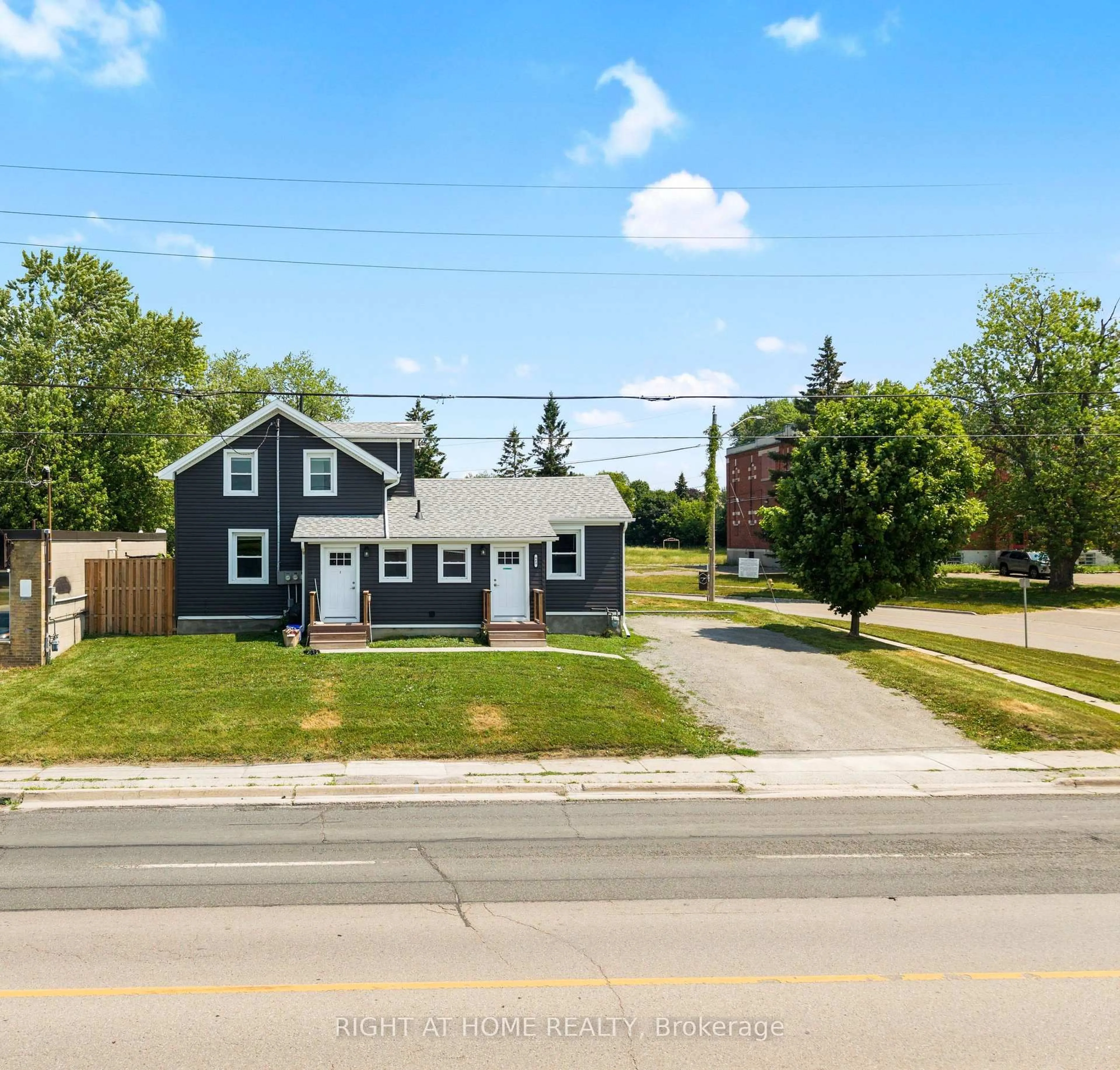 A pic from outside/outdoor area/front of a property/back of a property/a pic from drone, street for 865 Simcoe St, Oshawa Ontario L1H 4K8