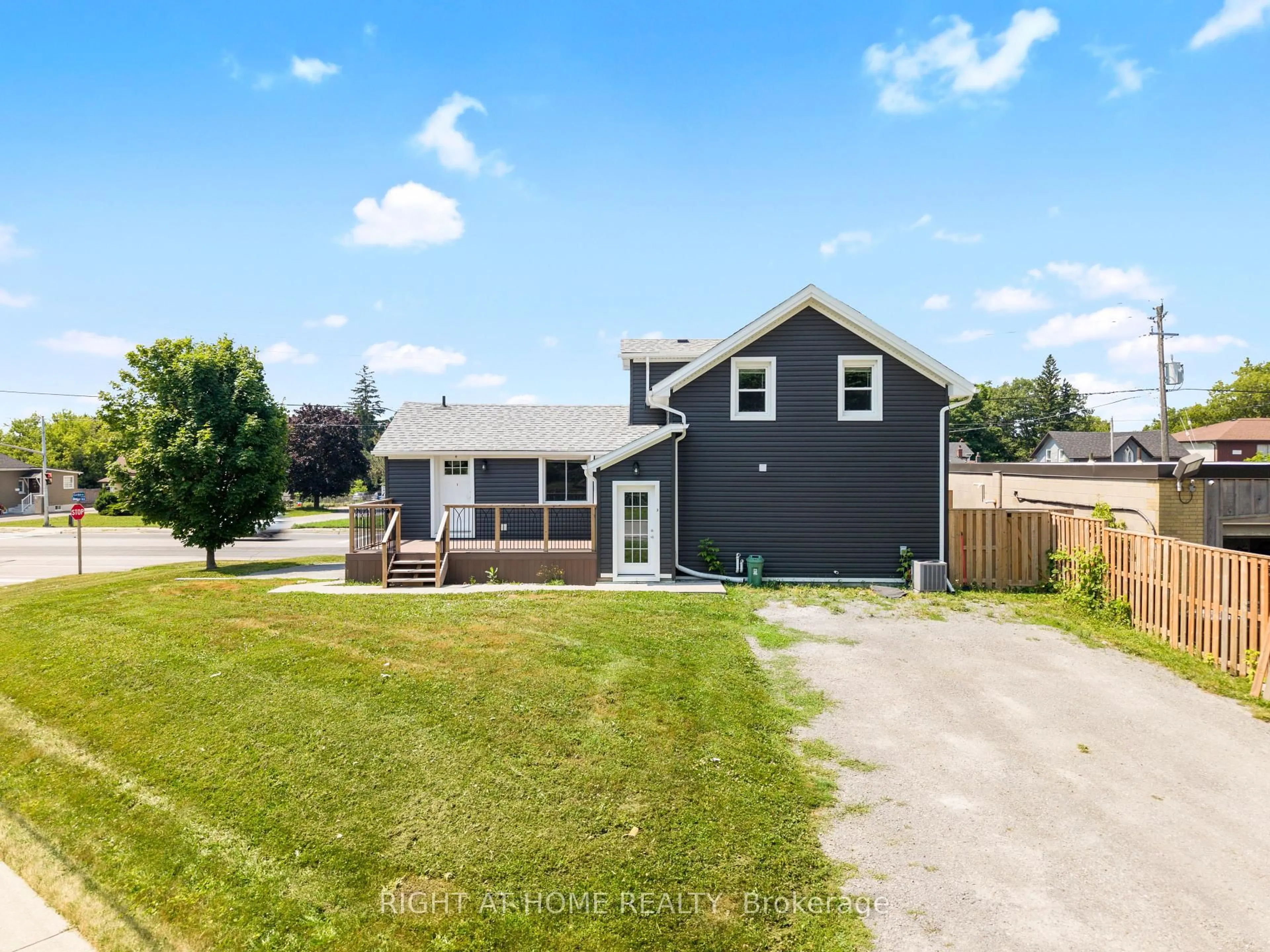 A pic from outside/outdoor area/front of a property/back of a property/a pic from drone, street for 865 Simcoe St, Oshawa Ontario L1H 4K8