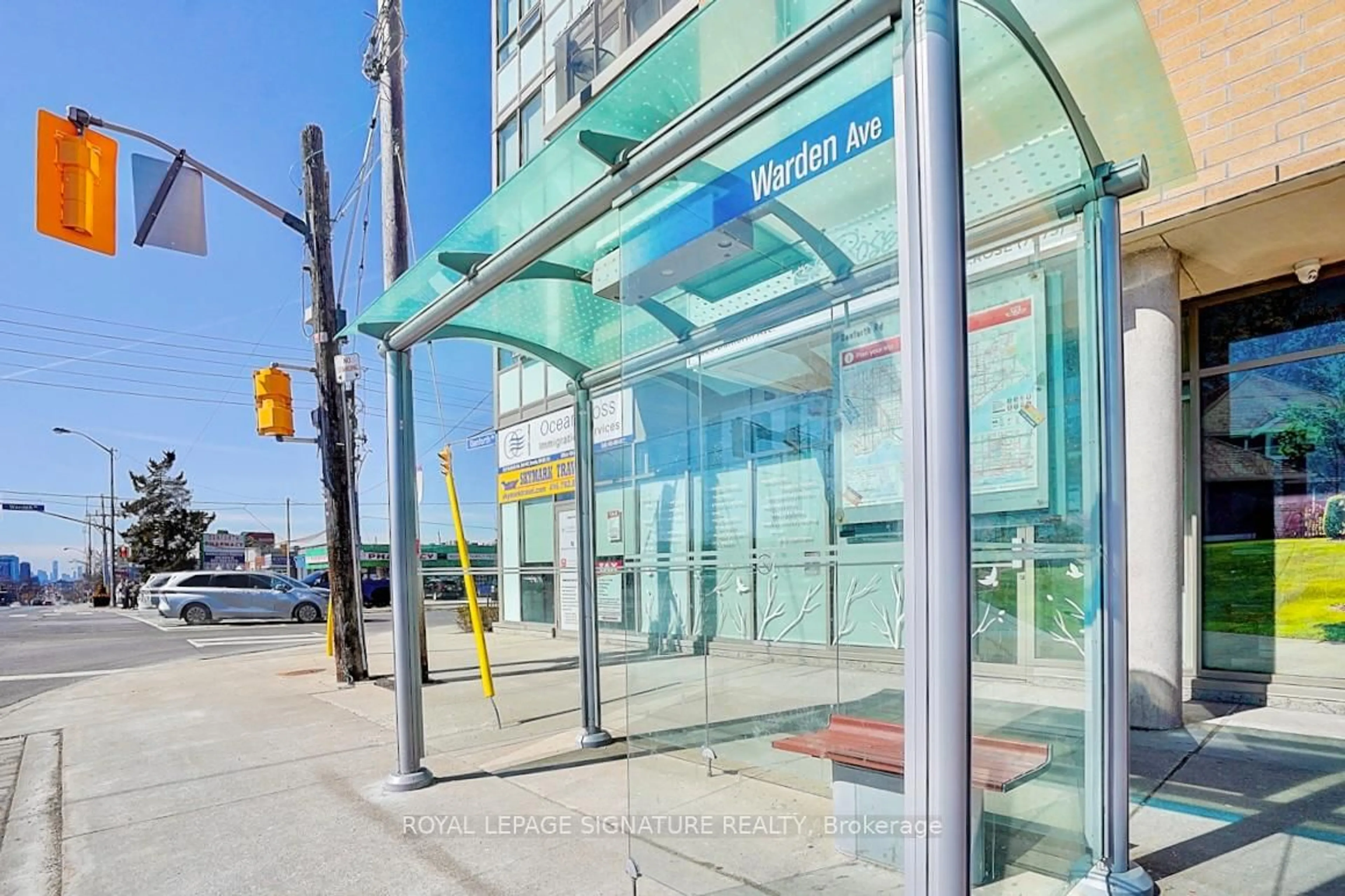 Indoor foyer for 3520 Danforth Ave #308, Toronto Ontario M1L 1E5