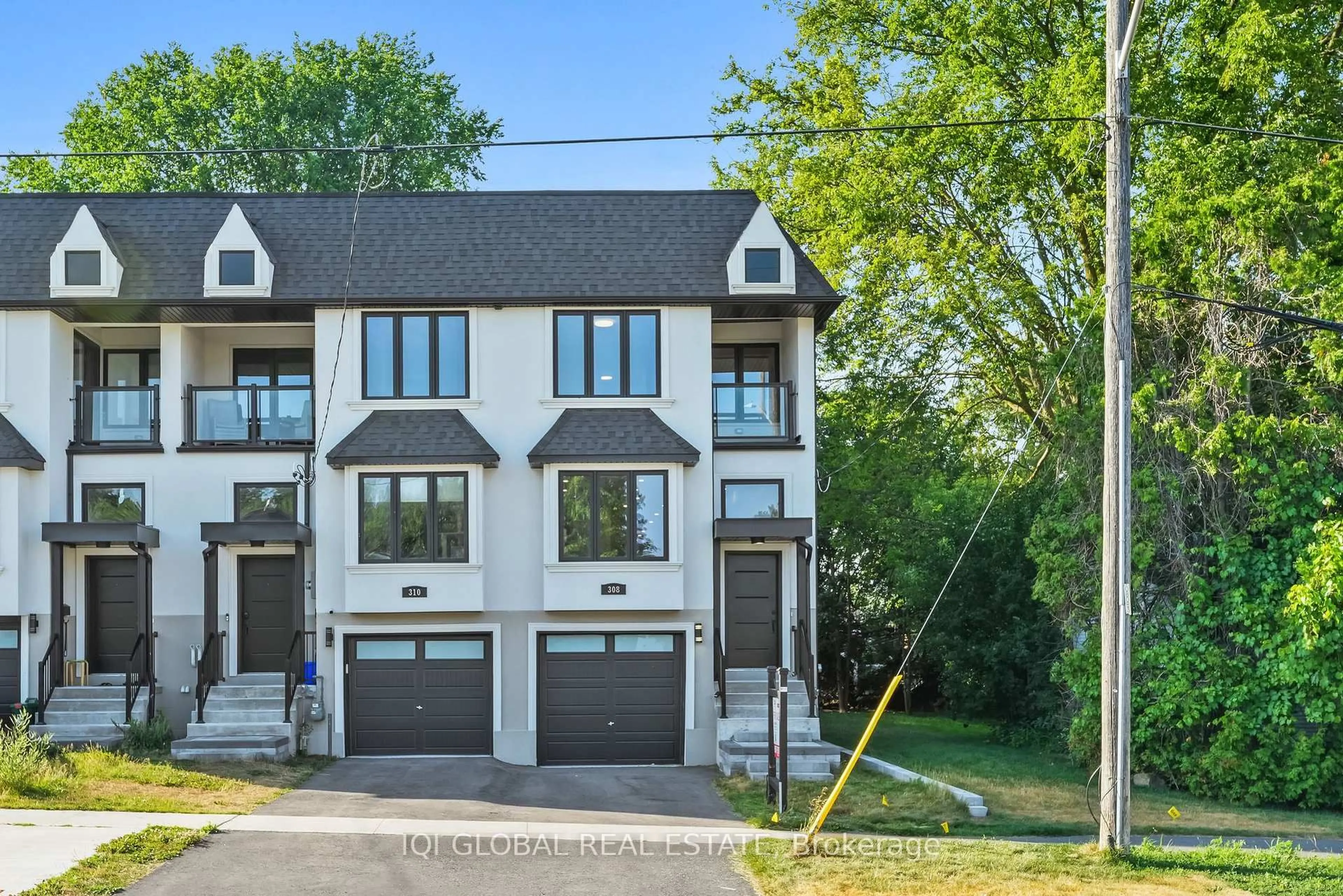 Home with brick exterior material, street for 308 Anderson Ave, Oshawa Ontario L1J 2N7