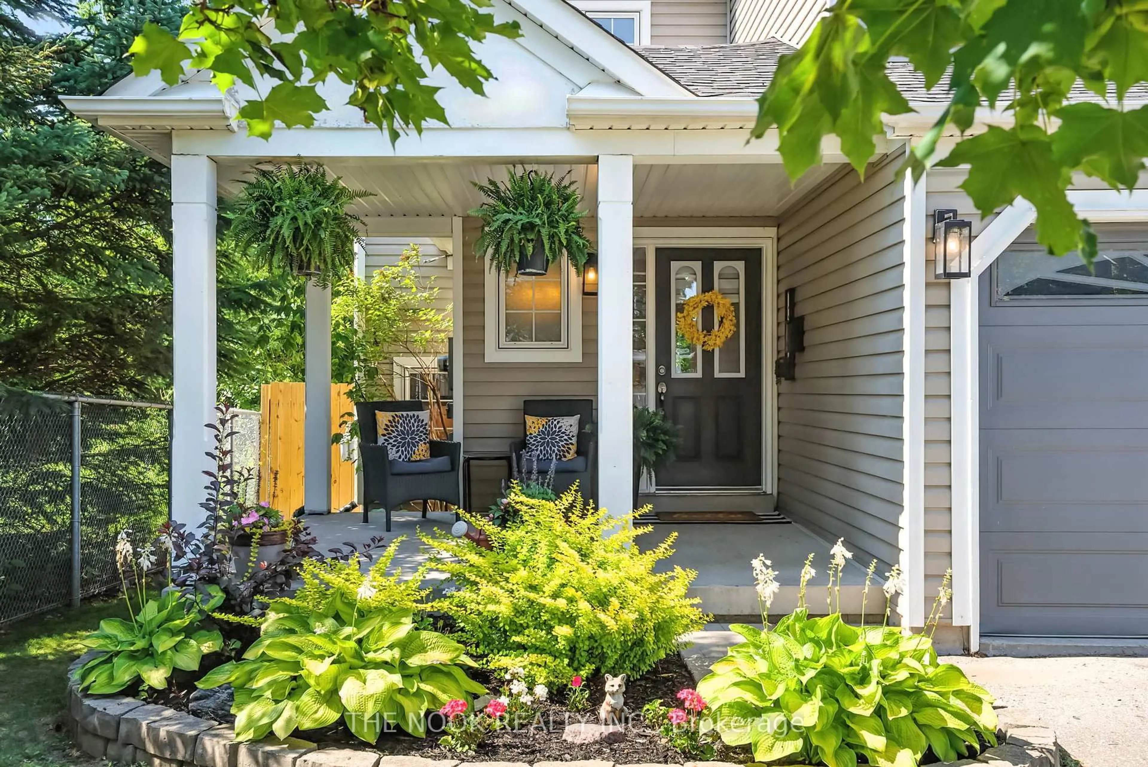 Indoor entryway for 1346 Coldstream Dr, Oshawa Ontario L1K 0B5