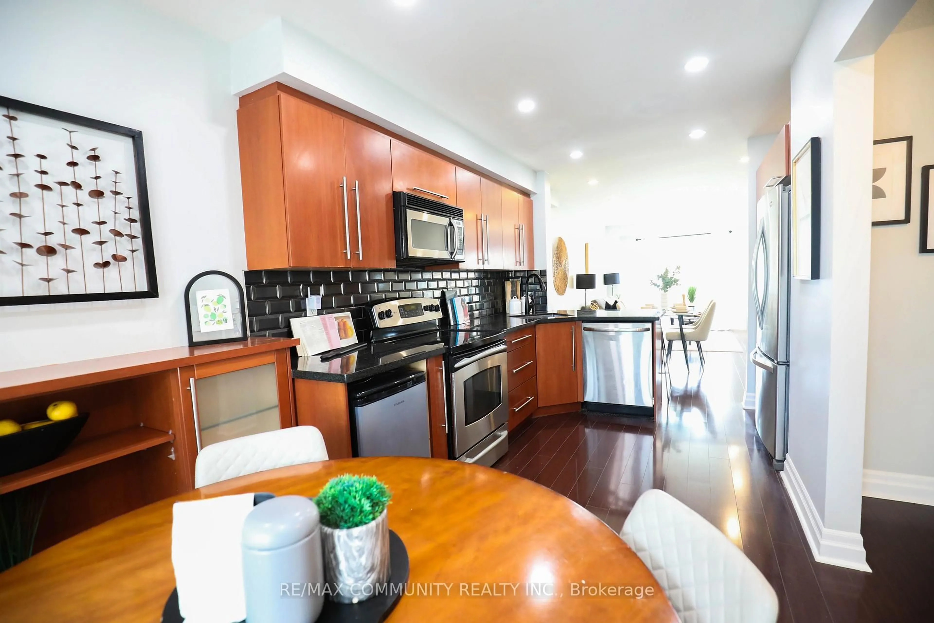 Open concept kitchen, unknown for 3 Durness Ave, Toronto Ontario M1B 4W8