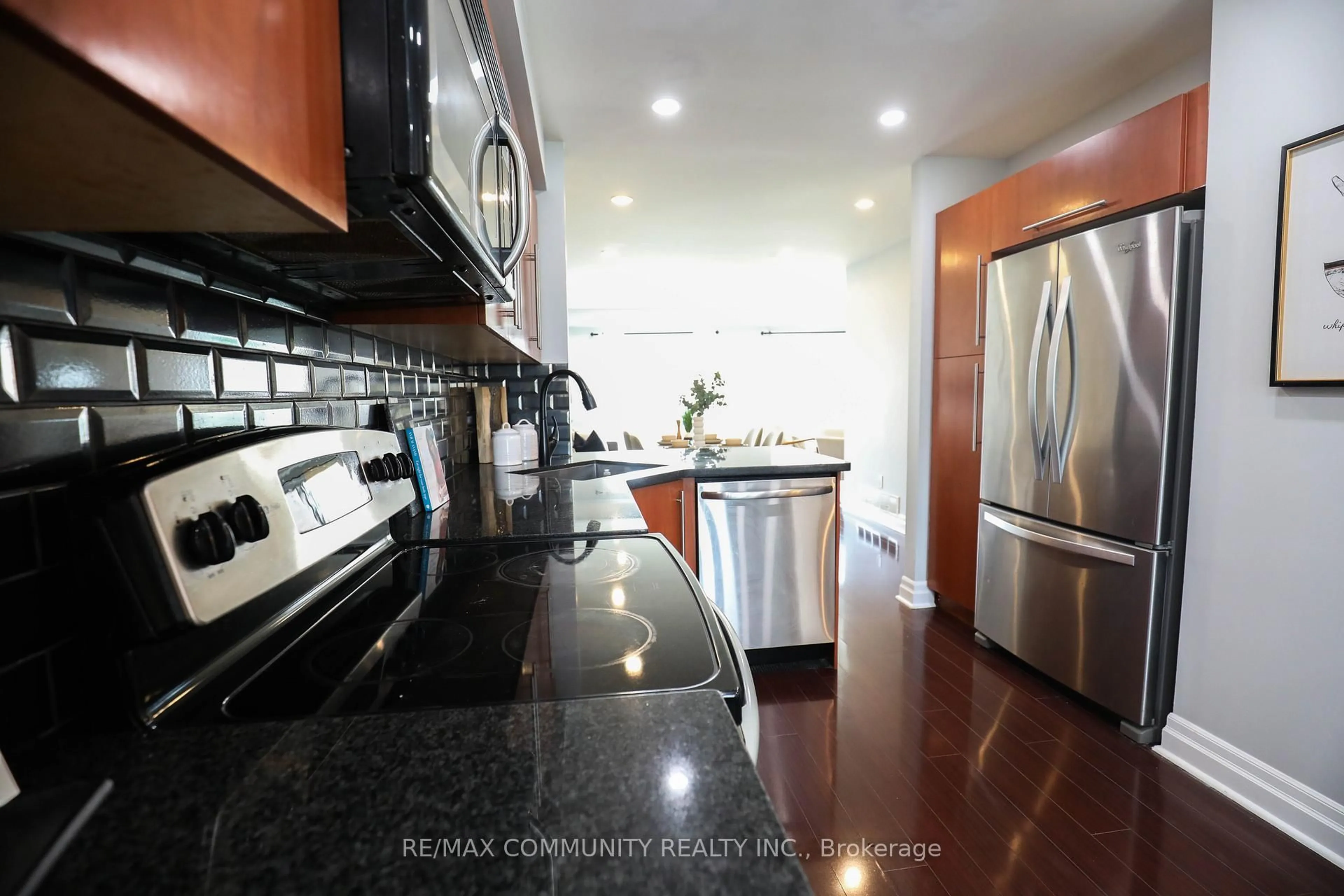 Contemporary kitchen, ceramic/tile floor for 3 Durness Ave, Toronto Ontario M1B 4W8