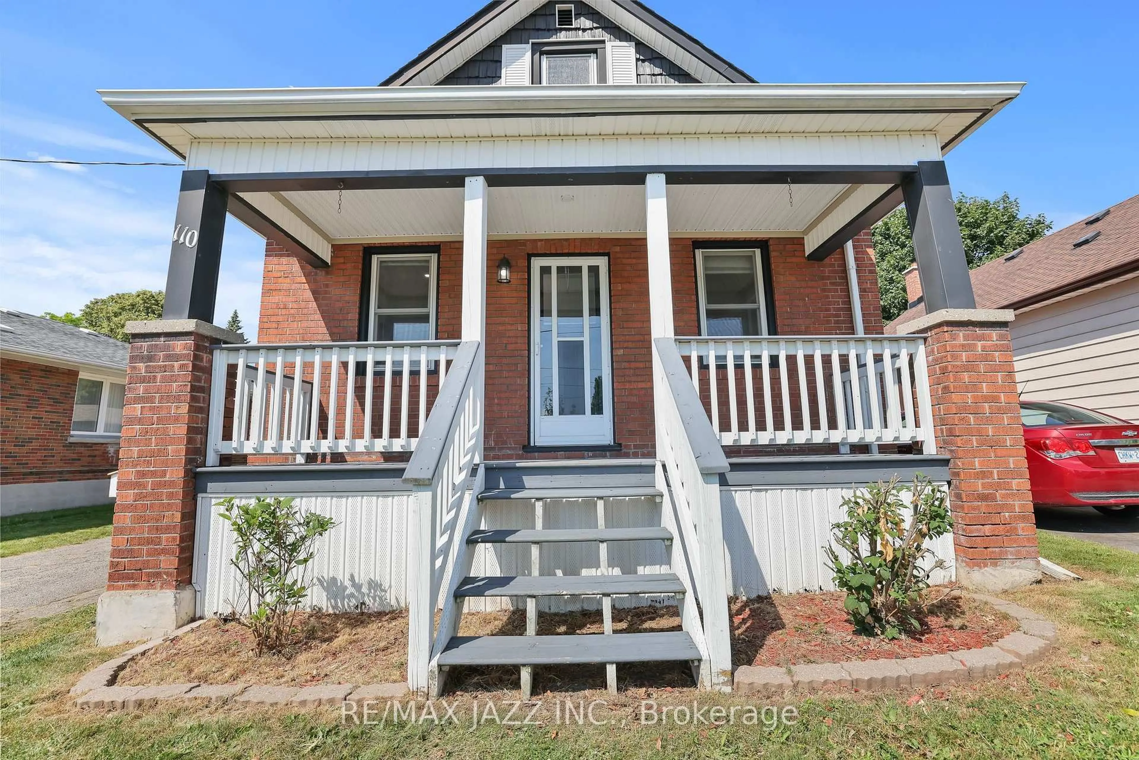 Home with vinyl exterior material, street for 110 Gibbons St, Oshawa Ontario L1J 4Y2