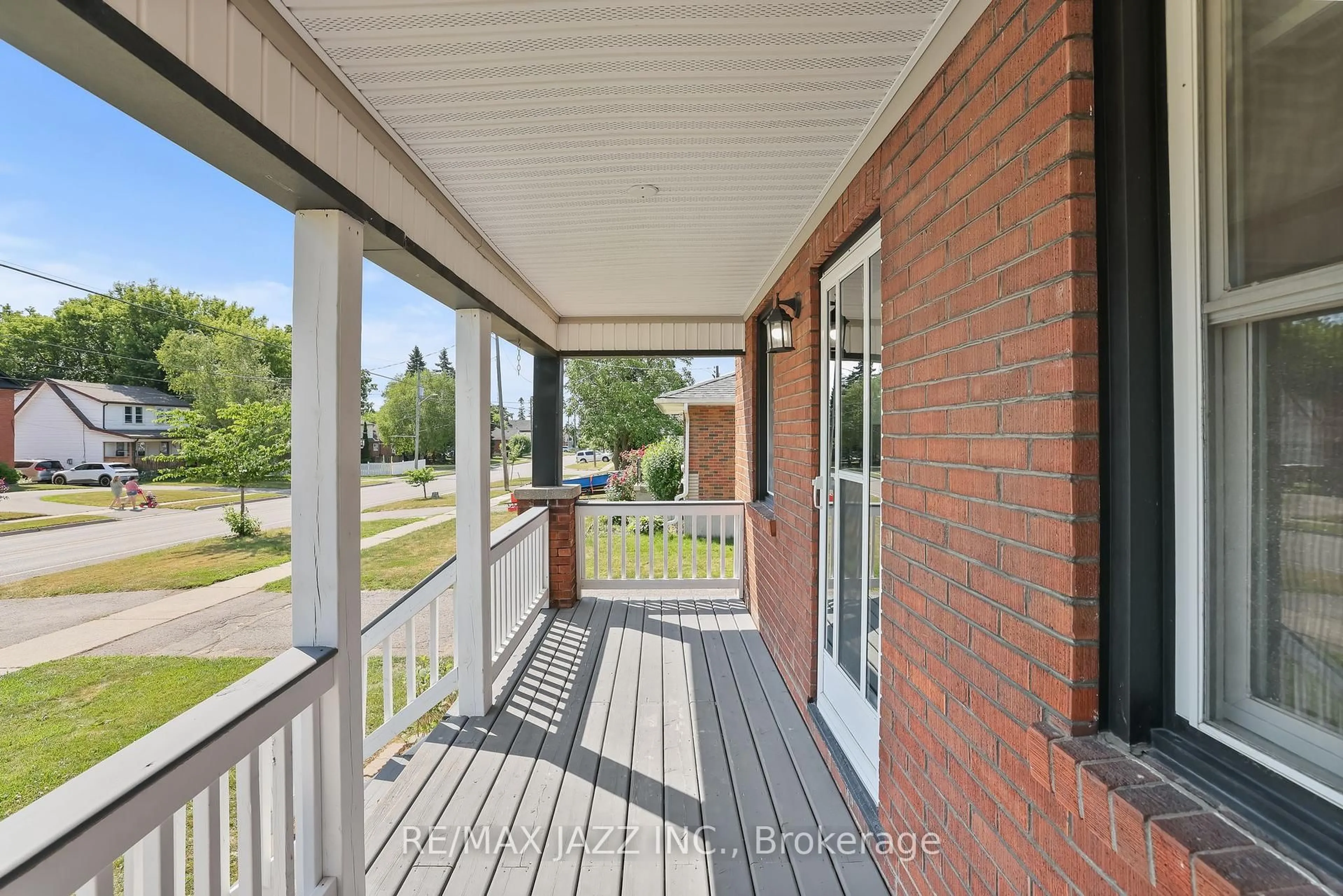 Home with brick exterior material, street for 110 Gibbons St, Oshawa Ontario L1J 4Y2