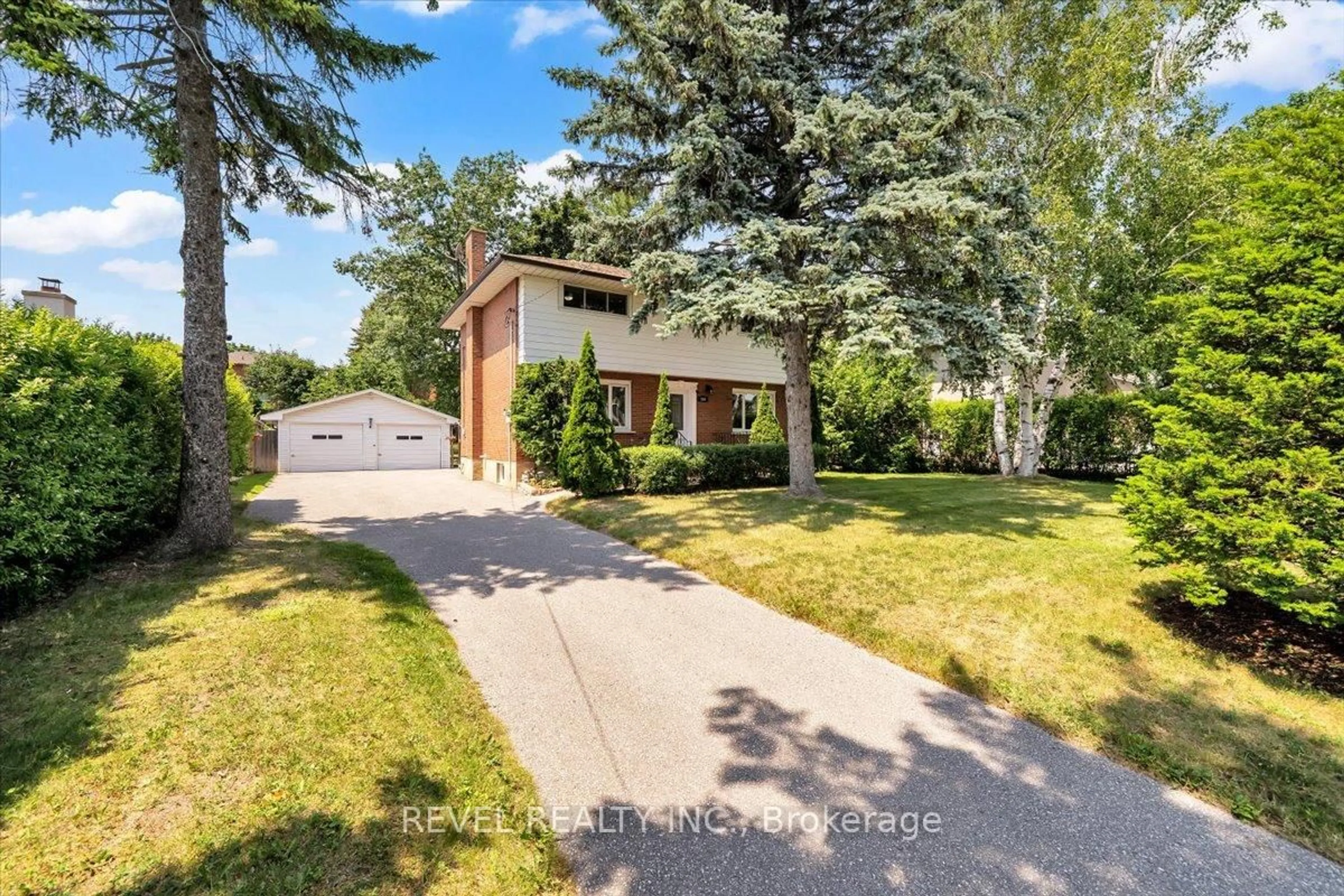 Home with brick exterior material, street for 204 Hazelwood Dr, Whitby Ontario L1N 3L8