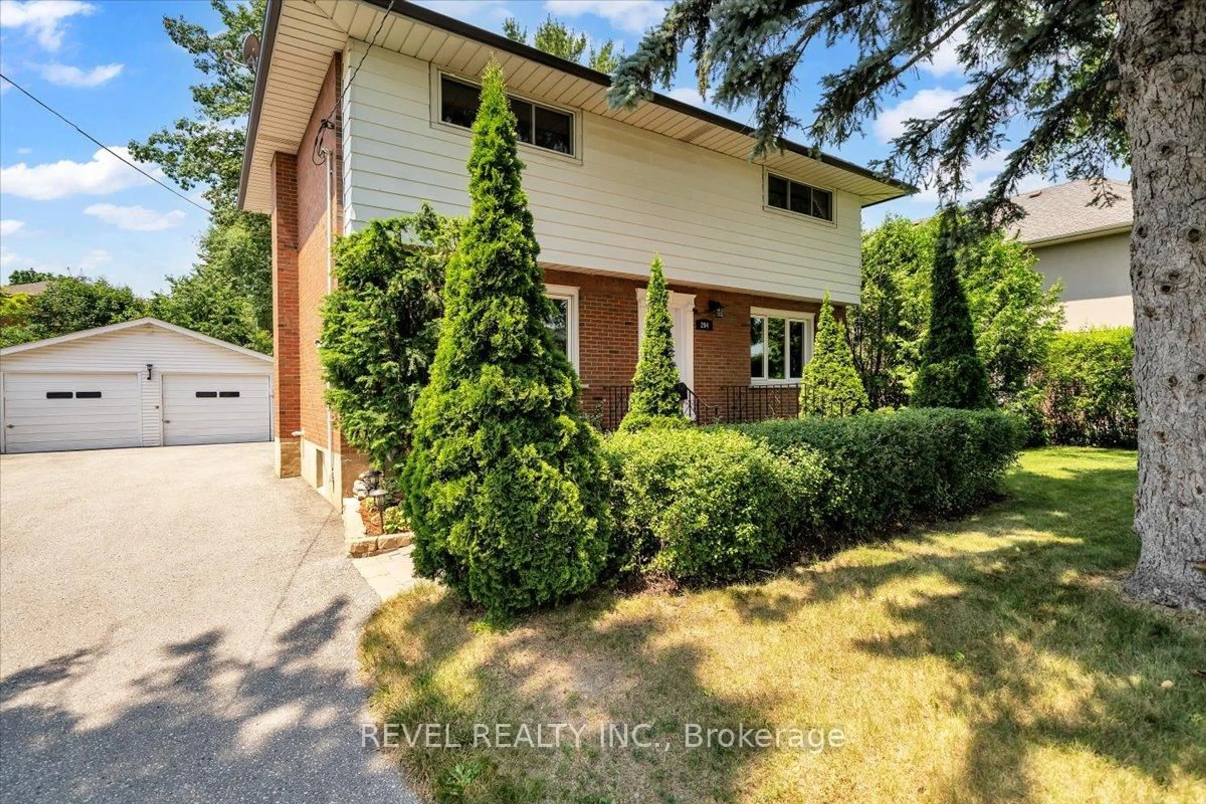 Home with brick exterior material, street for 204 Hazelwood Dr, Whitby Ontario L1N 3L8