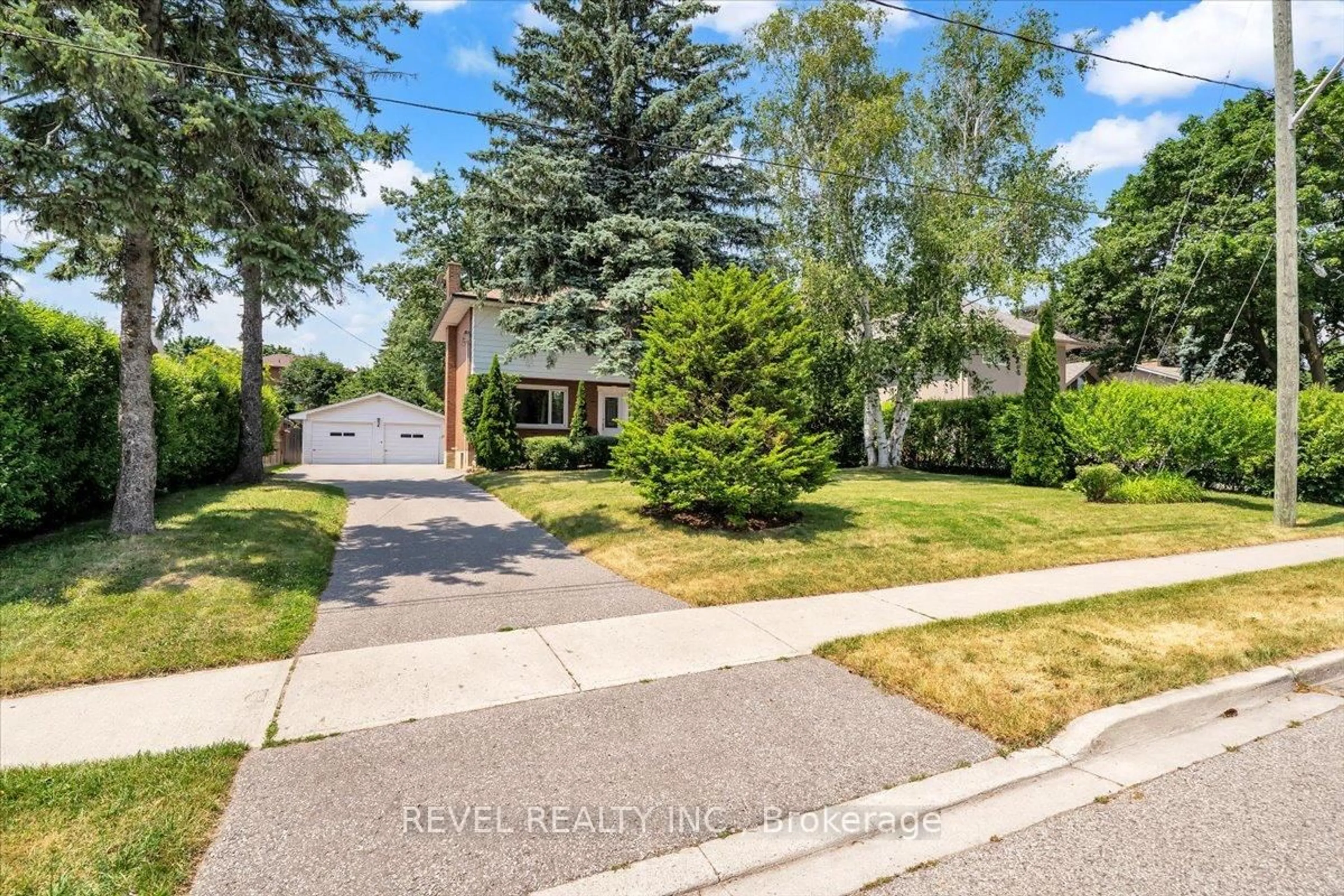 Home with brick exterior material, street for 204 Hazelwood Dr, Whitby Ontario L1N 3L8