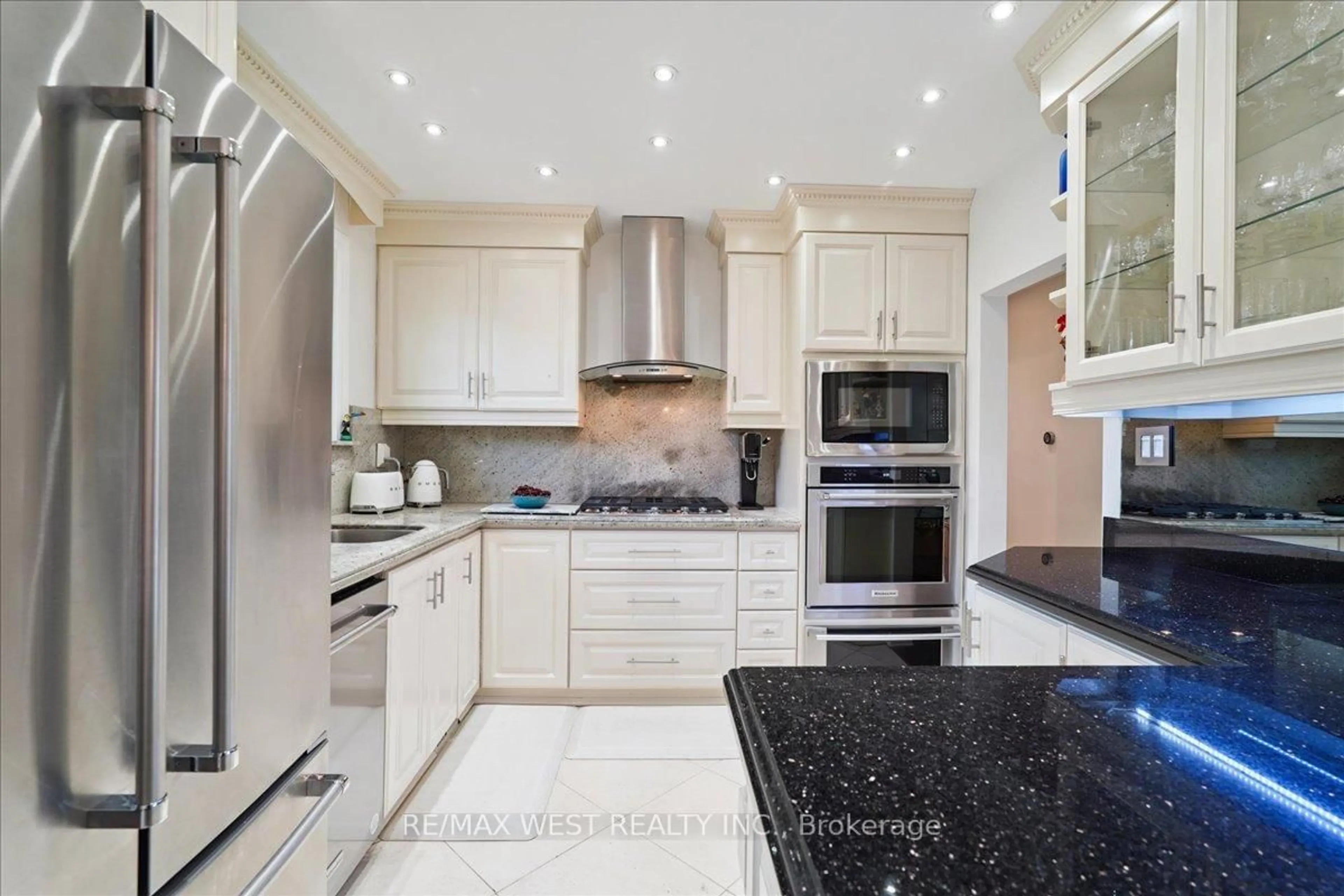Contemporary kitchen, ceramic/tile floor for 16 Fareham Cres, Toronto Ontario M1E 1J9