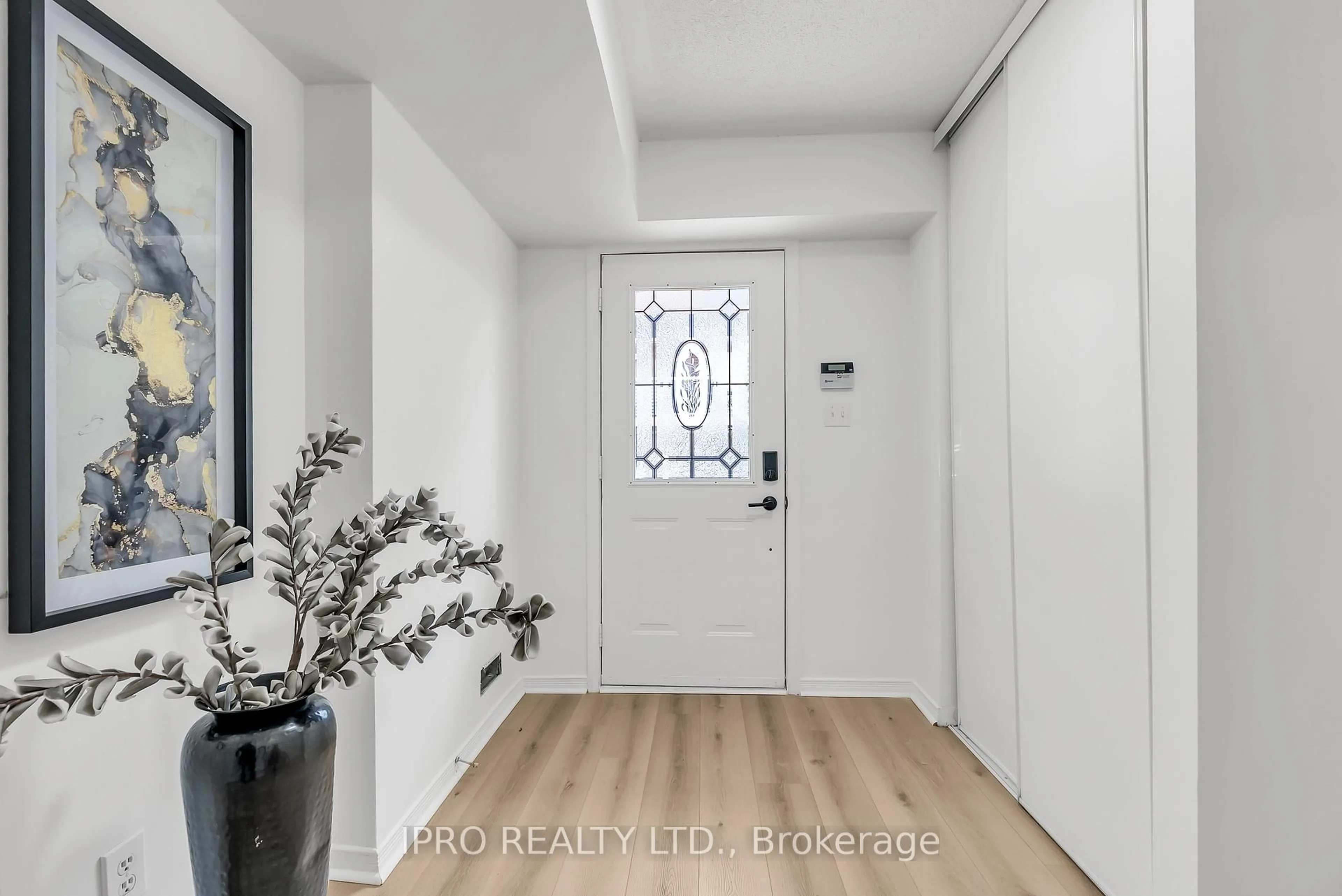 Indoor entryway for 1775 Valley Farm Rd #61, Pickering Ontario L1V 7J9