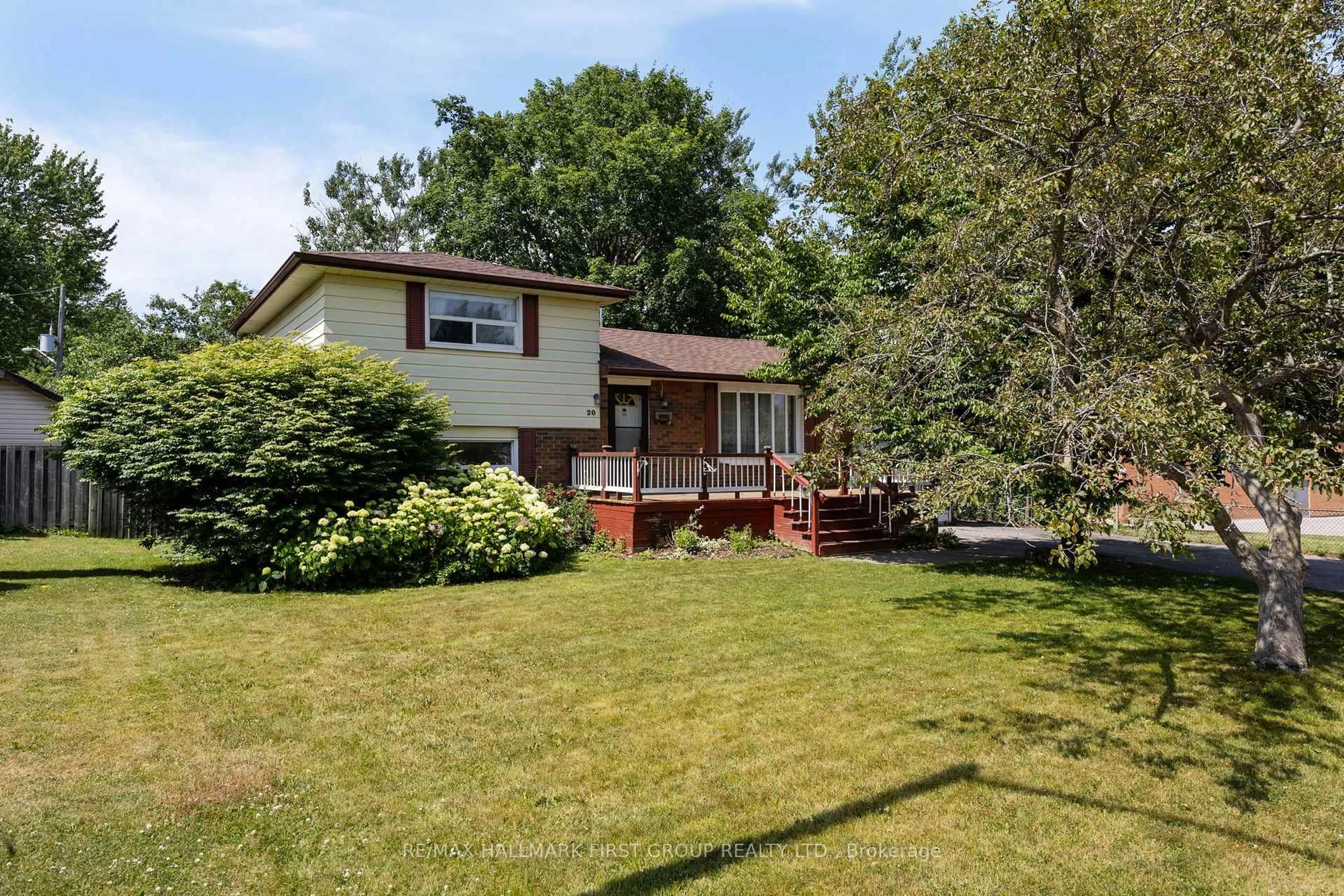 Unknown for 20 Lambard Cres, Ajax Ontario L1S 1M5