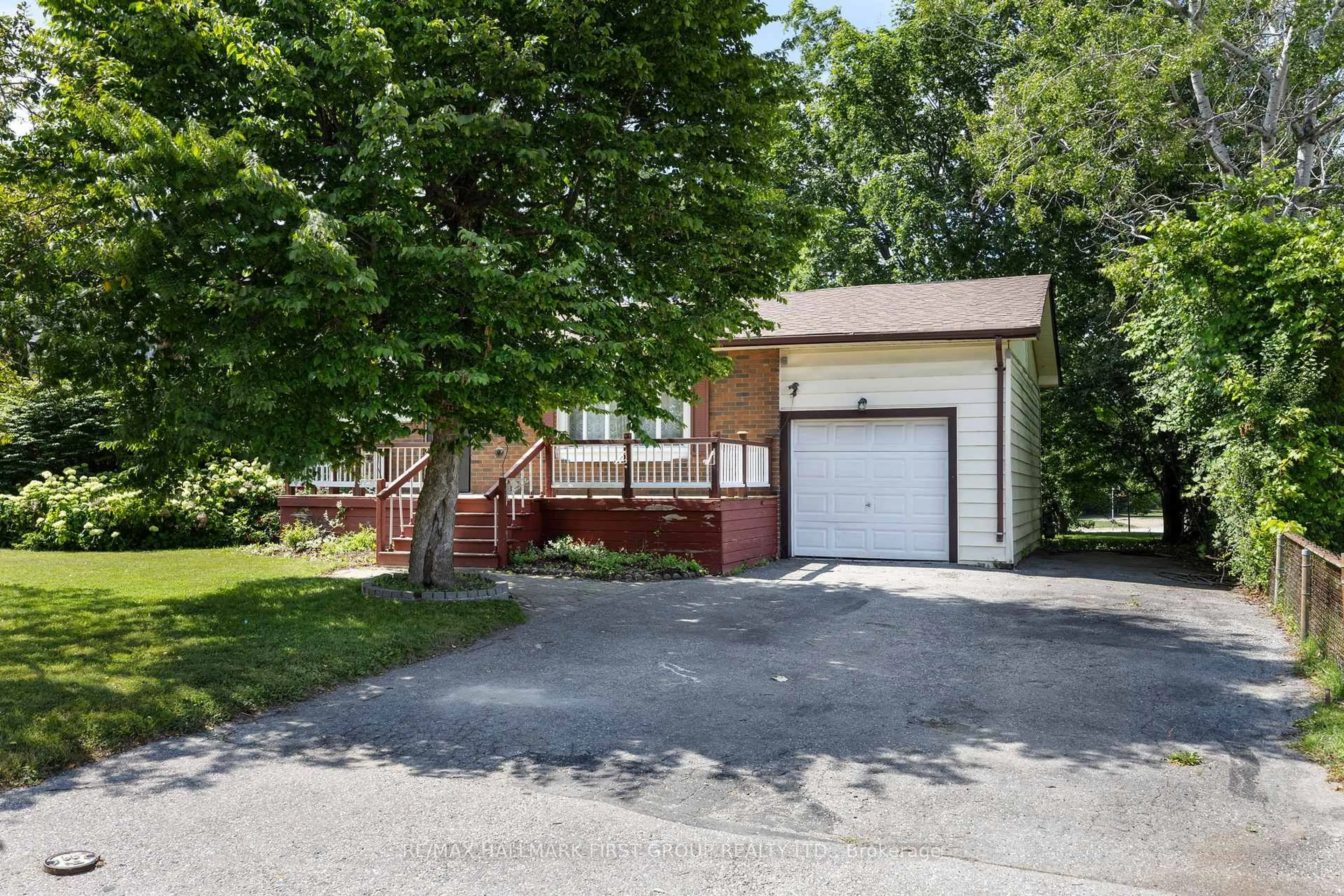 Unknown for 20 Lambard Cres, Ajax Ontario L1S 1M5