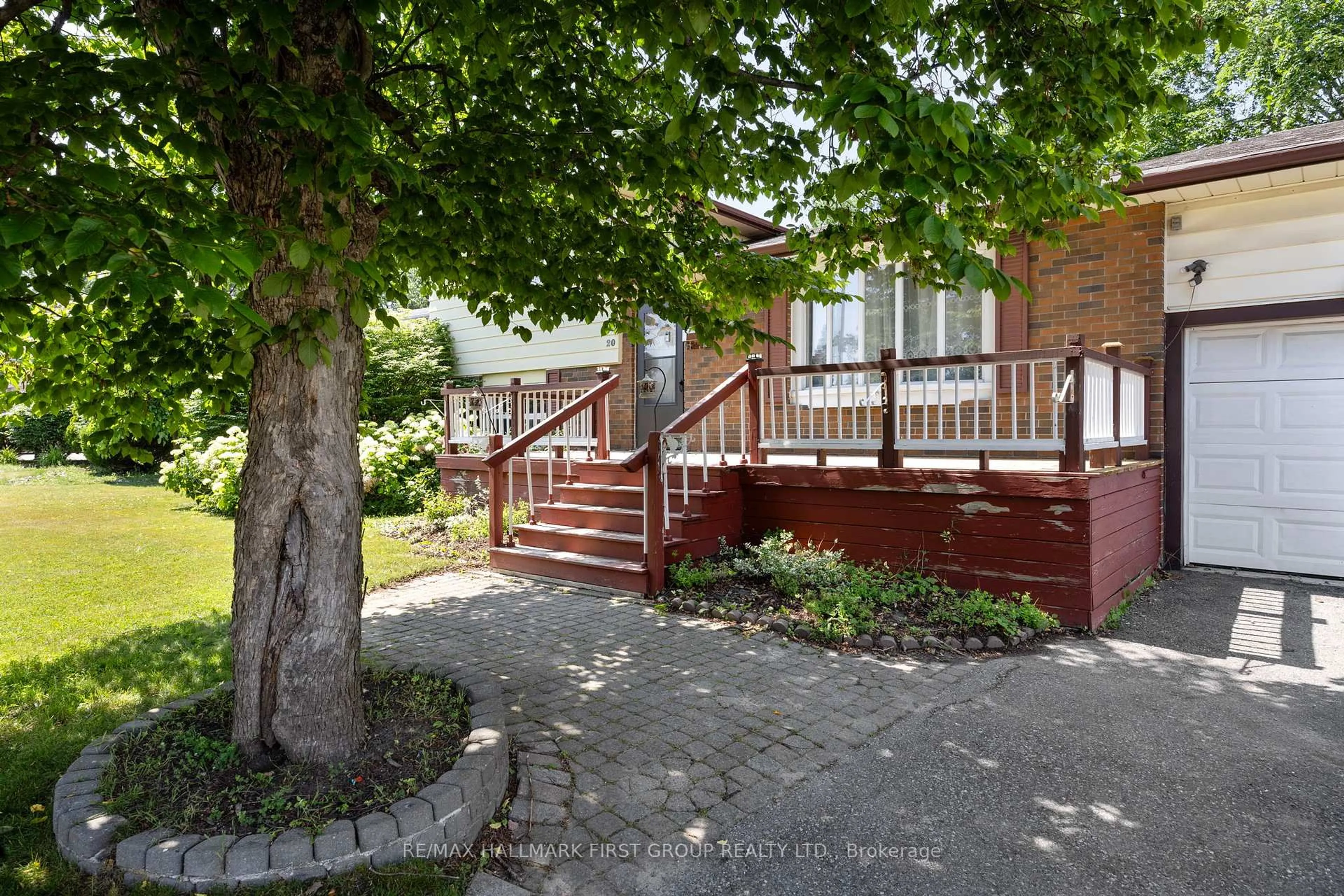 Patio, street for 20 Lambard Cres, Ajax Ontario L1S 1M5