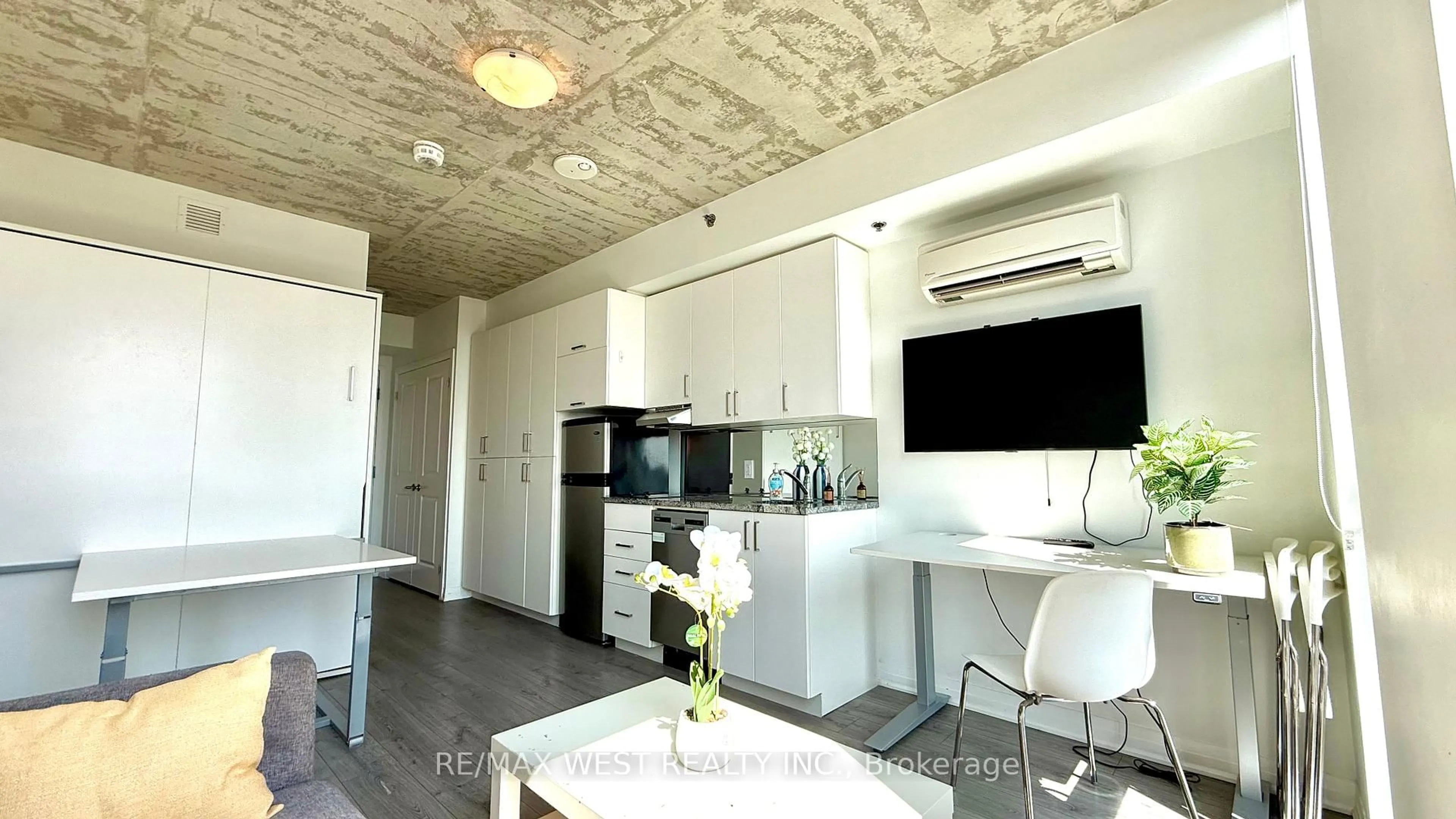 Open concept kitchen, unknown for 1900 Simcoe St #712, Oshawa Ontario L1G 4Y3