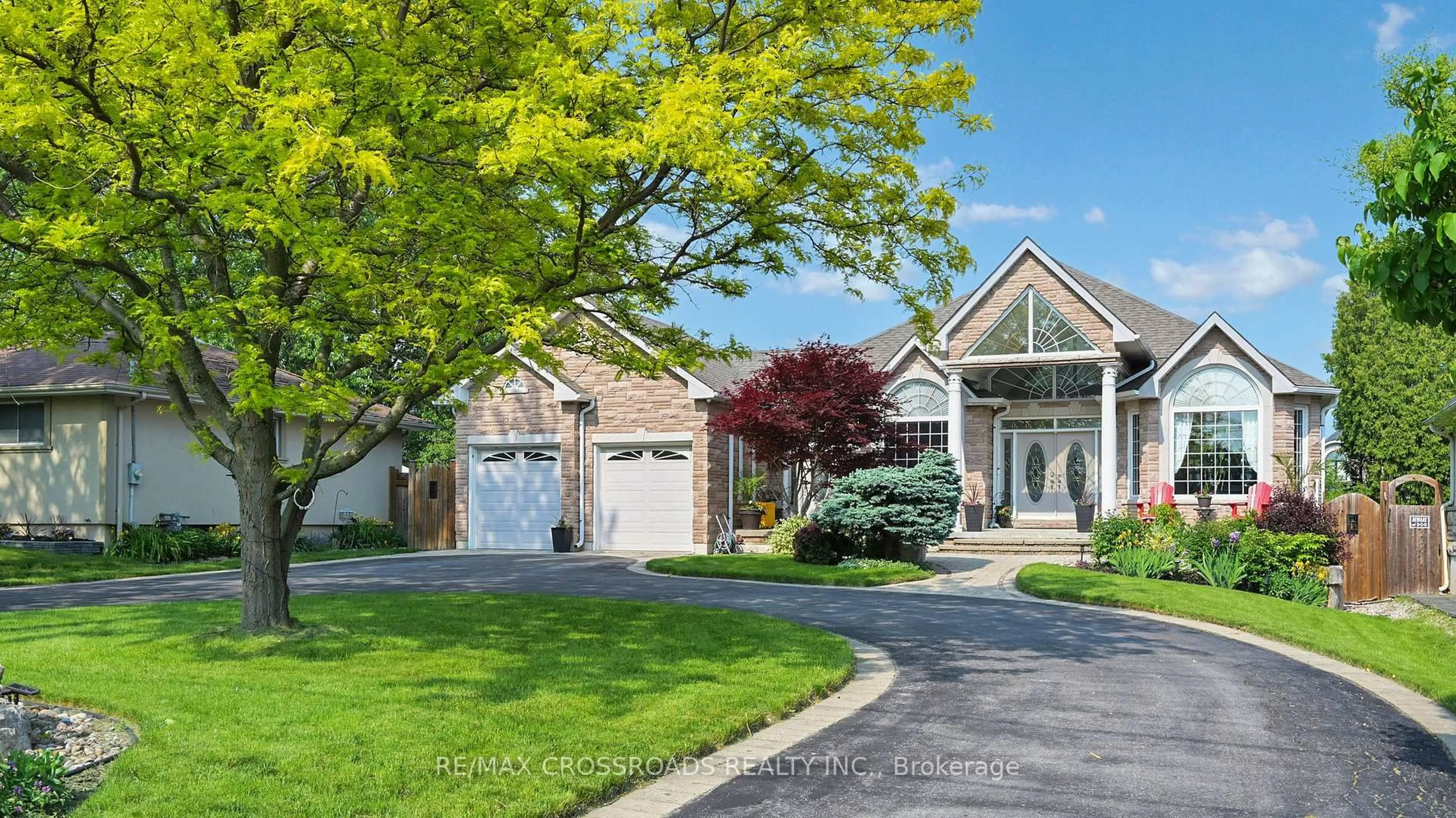 Home with vinyl exterior material, street for 3531 Garrard Rd, Whitby Ontario L1R 3L1