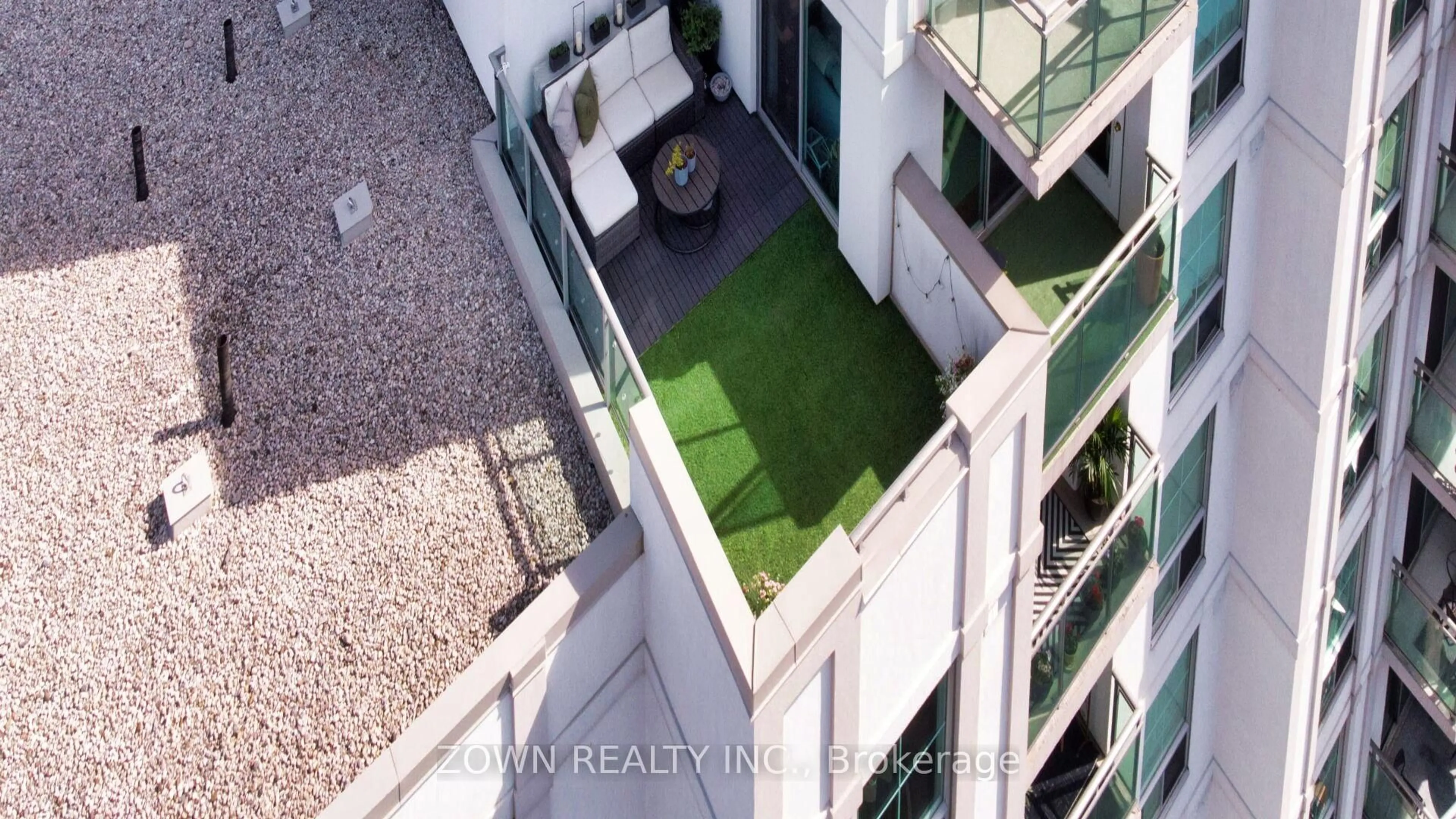 A pic from outside/outdoor area/front of a property/back of a property/a pic from drone, city buildings view from balcony for 6 Rosebank Dr #LPHi, Toronto Ontario M1B 0A1