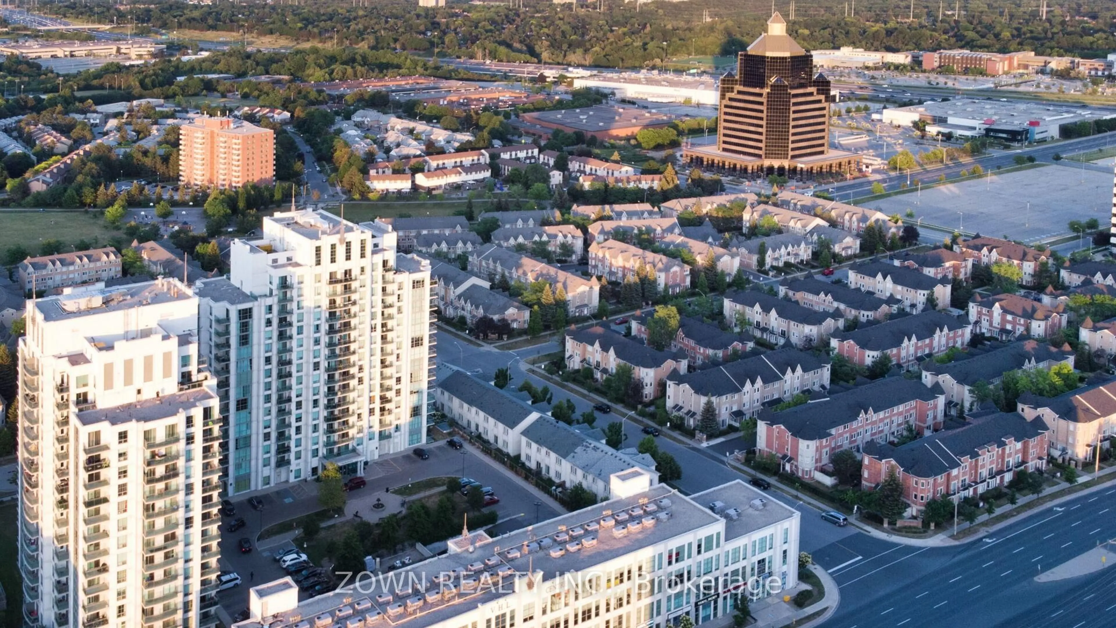 A pic from outside/outdoor area/front of a property/back of a property/a pic from drone, city buildings view from balcony for 6 Rosebank Dr #LPHi, Toronto Ontario M1B 0A1