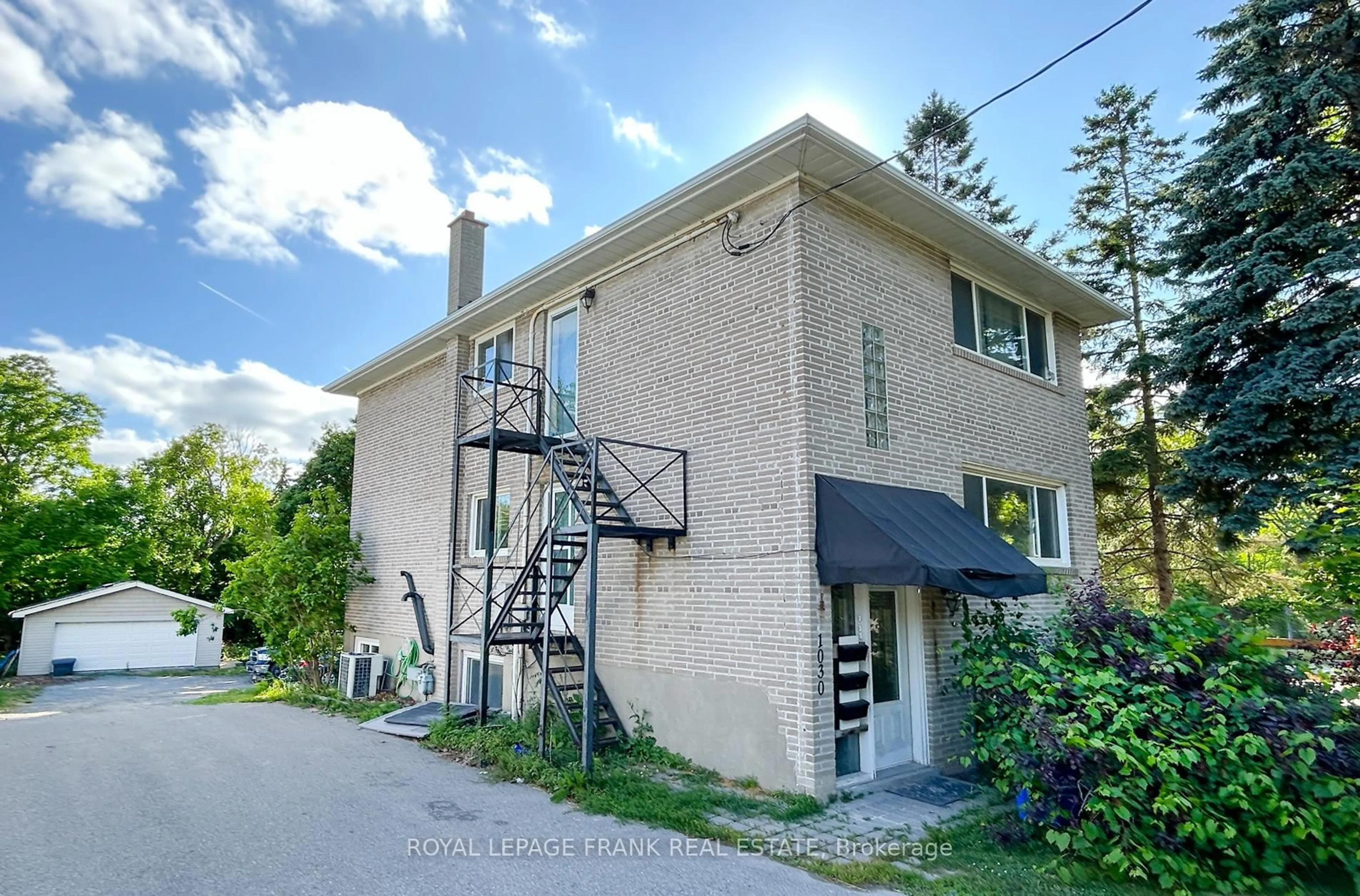 Home with brick exterior material, building for 1030 Ravine Rd, Oshawa Ontario L1H 4C8