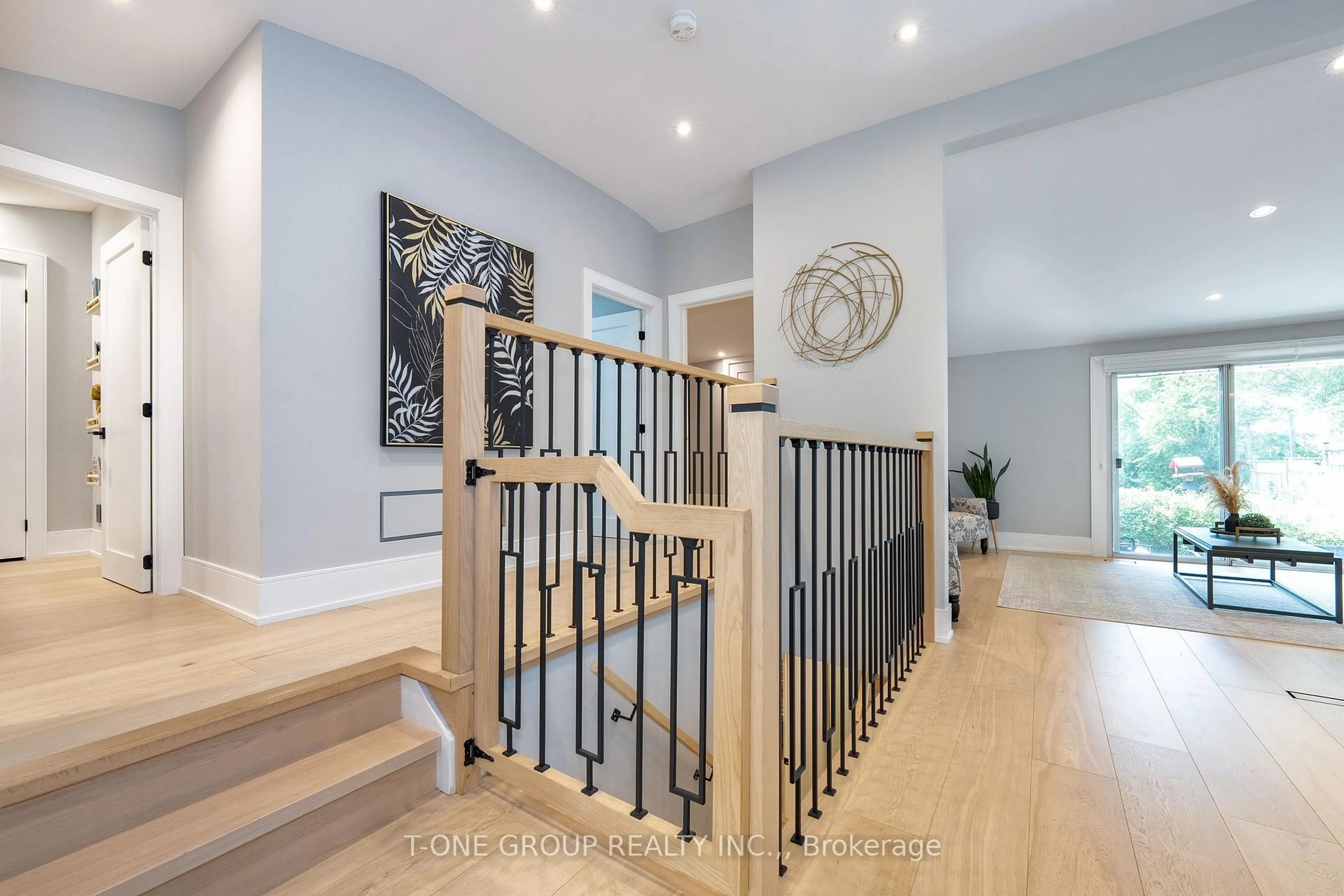 Stairs for 10 Brookridge Dr, Toronto Ontario M1P 3M1