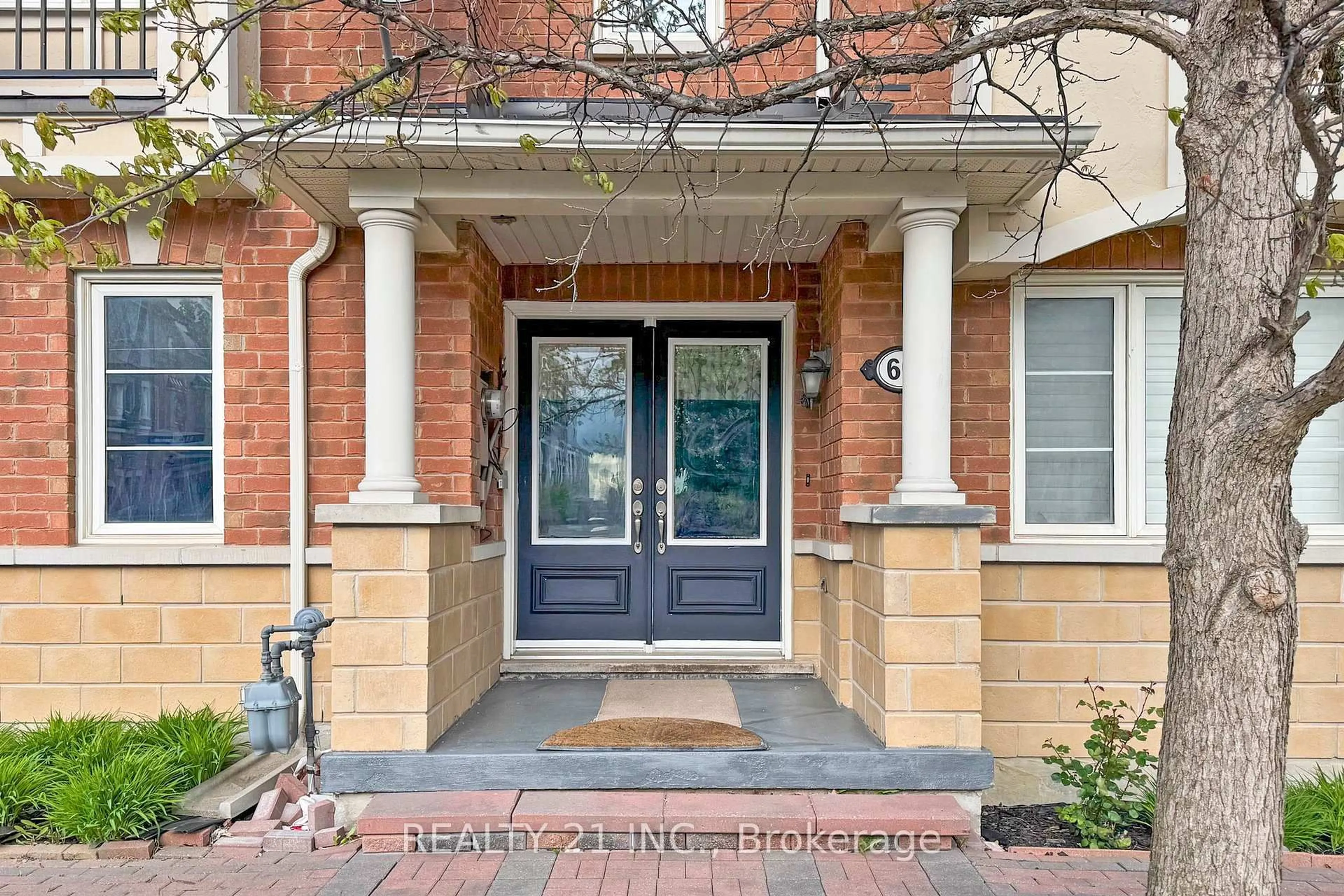 Indoor entryway for 60 Deans Dr, Toronto Ontario M1L 0C1