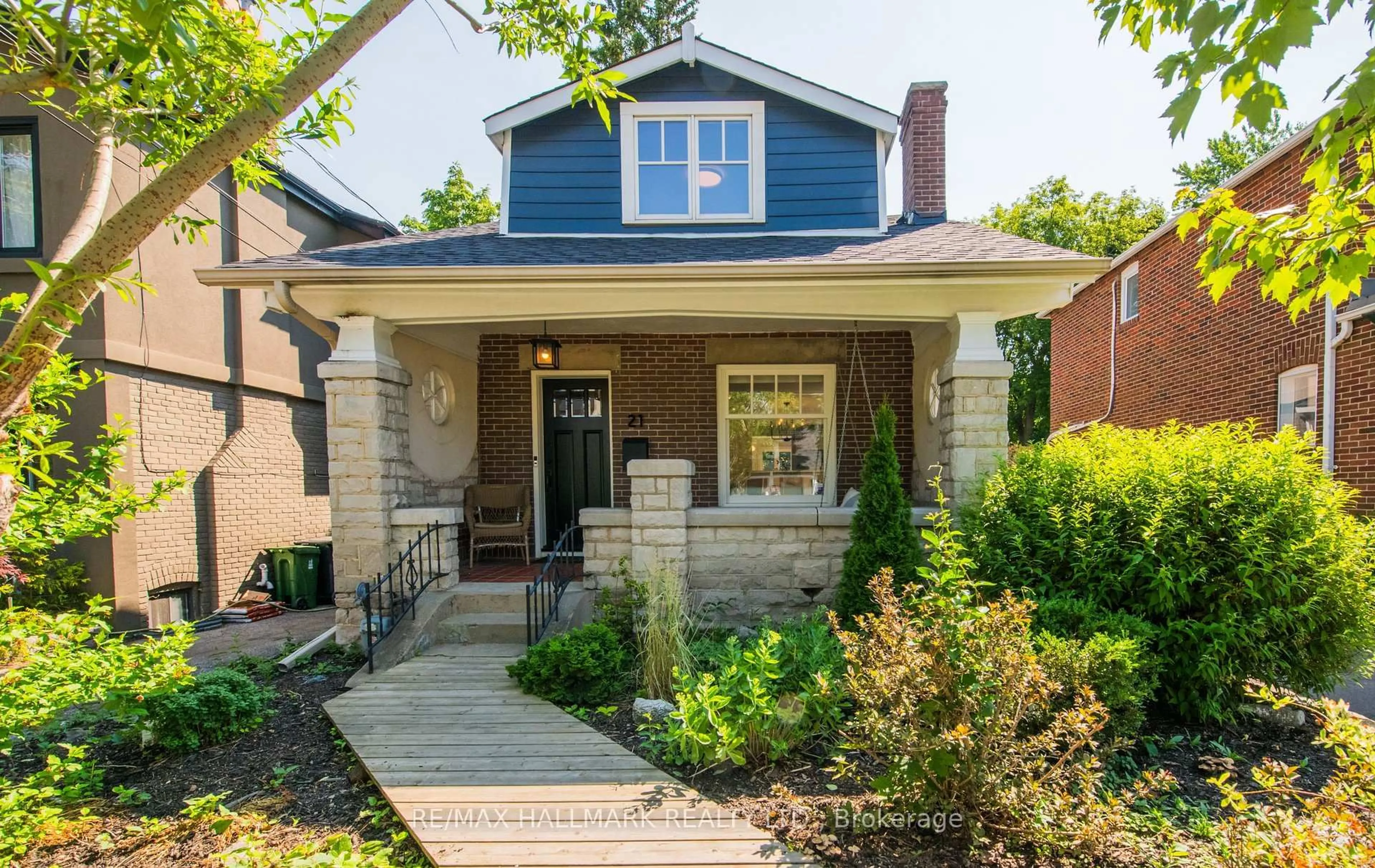 Home with brick exterior material, street for 21 Eastwood Ave, Toronto Ontario M1N 3G9