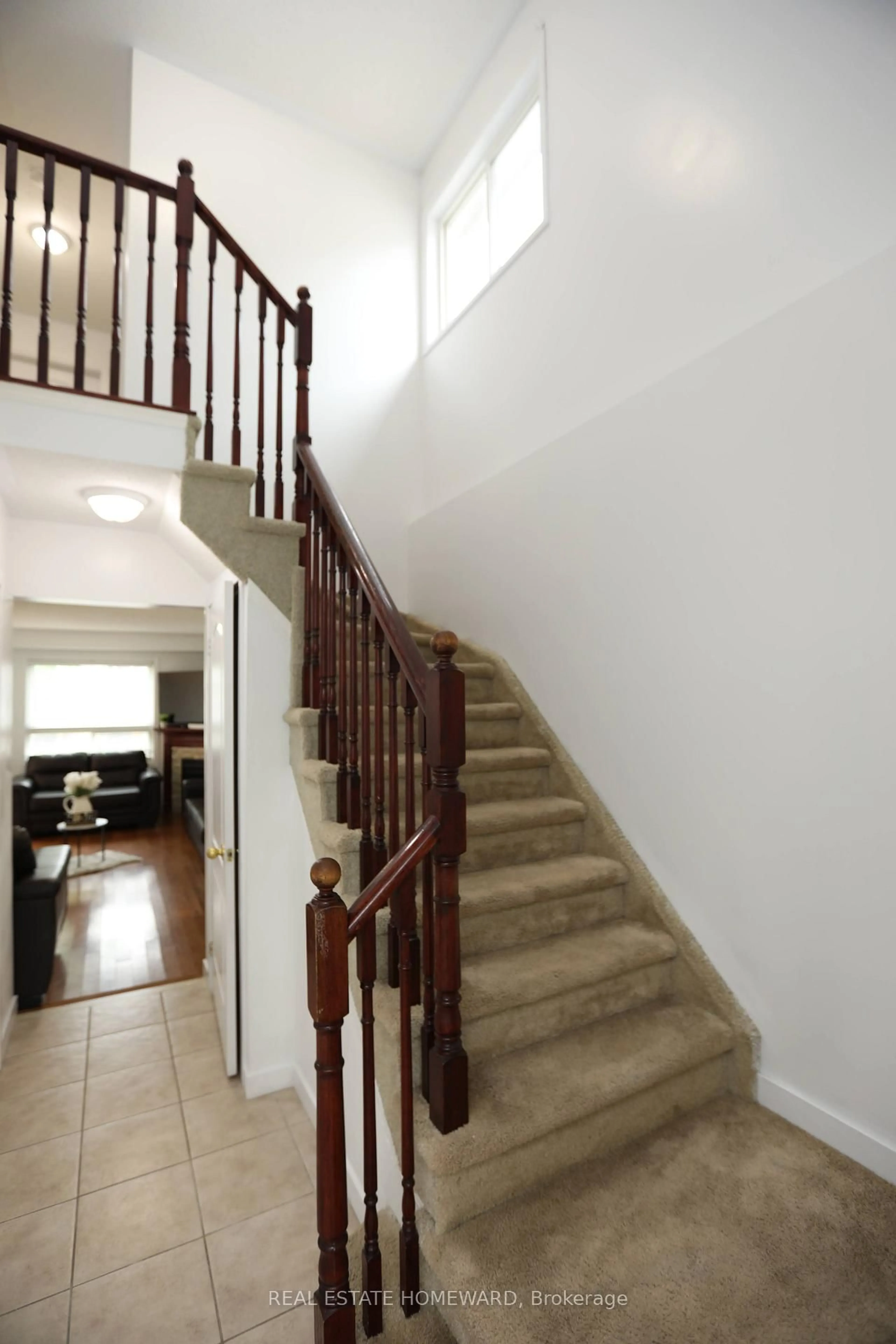 Stairs for 560 Falconridge Dr, Oshawa Ontario L1K 0C1
