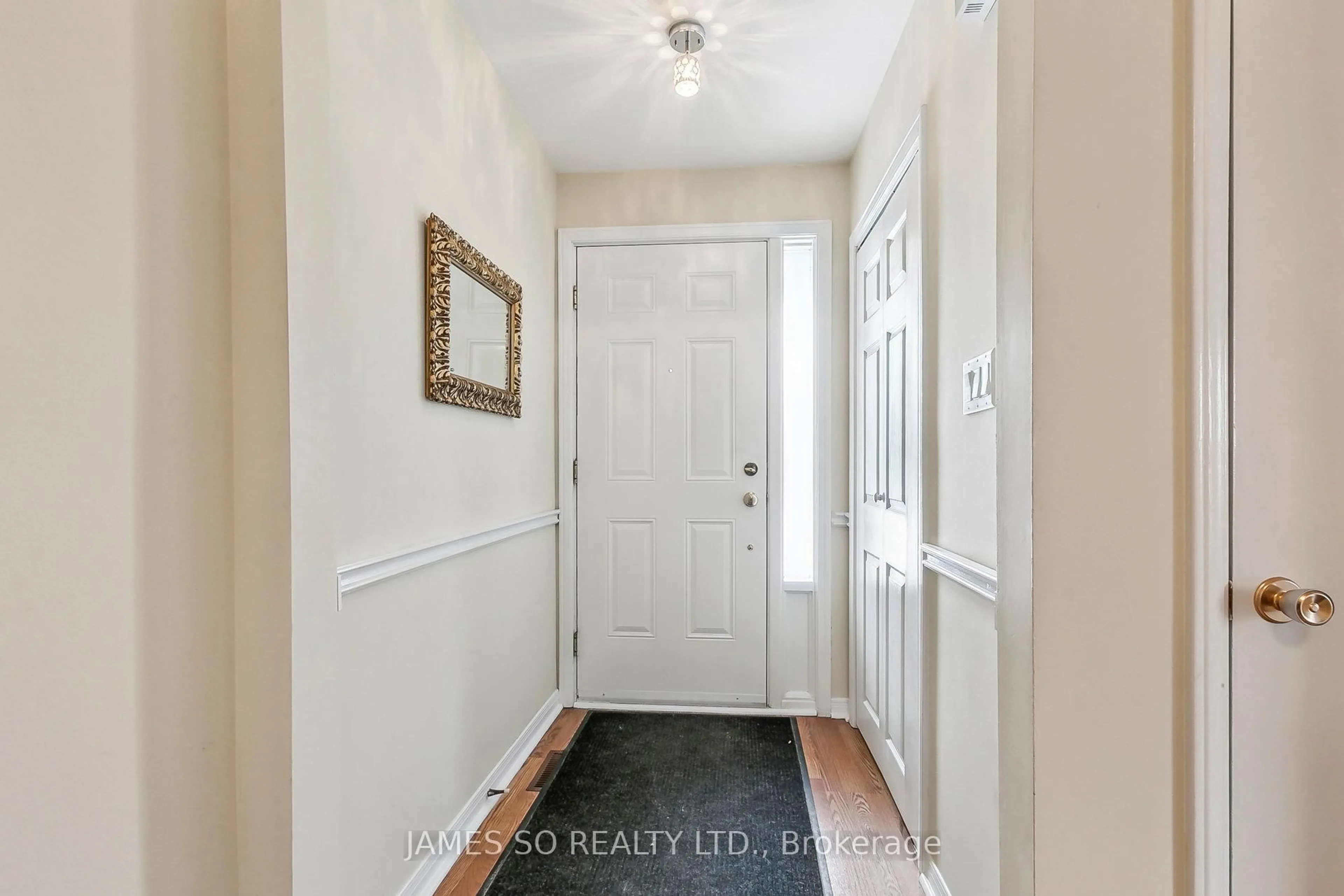 Indoor entryway for 24 Hartleywood Dr, Toronto Ontario M1S 3N2