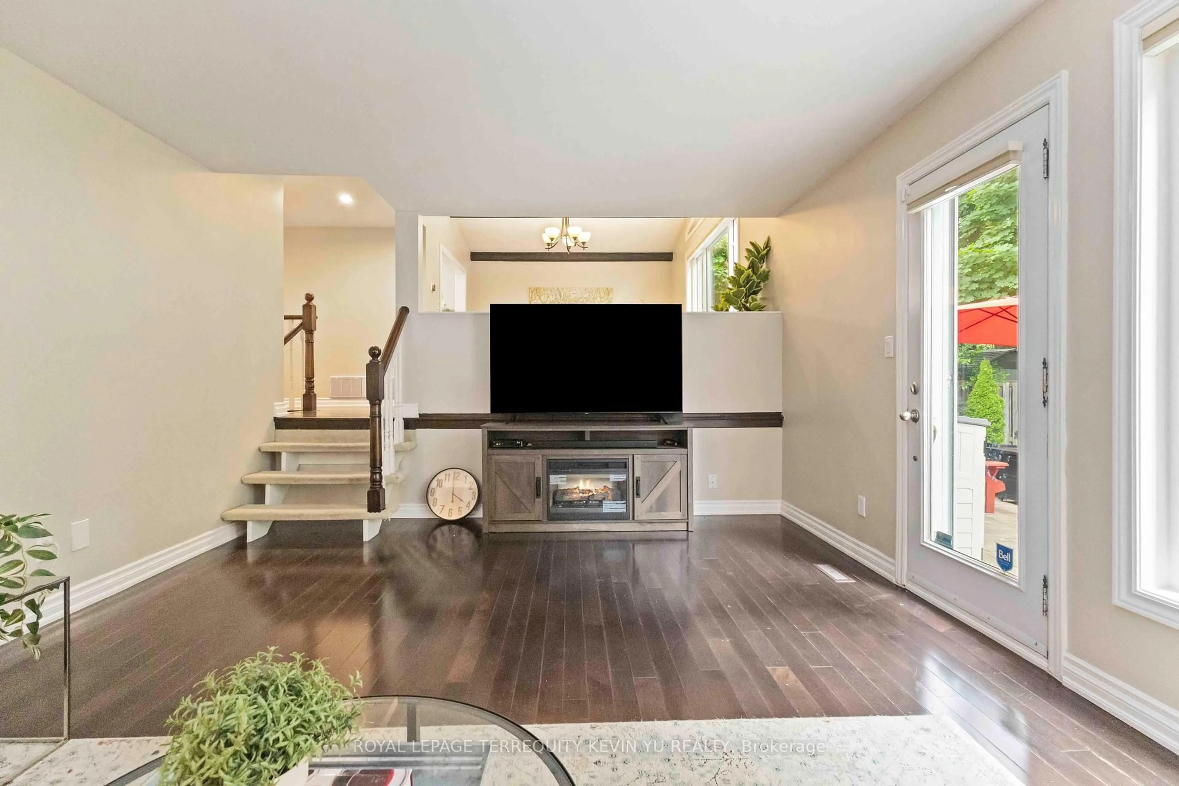 Home theater for 34 Janellan Terr, Toronto Ontario M1E 3M9