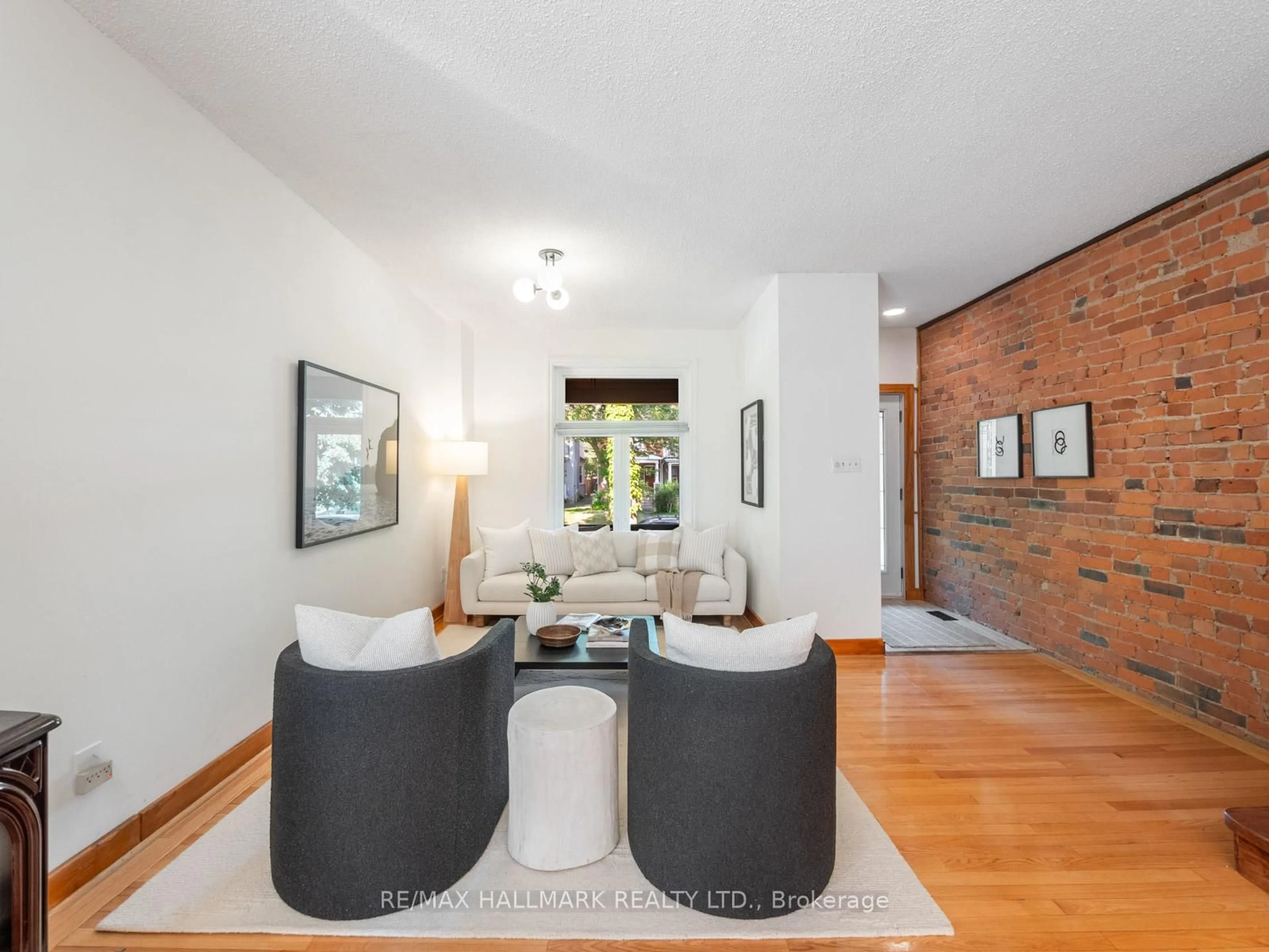 Living room with furniture, unknown for 81 Woodycrest Ave, Toronto Ontario M4J 3A8