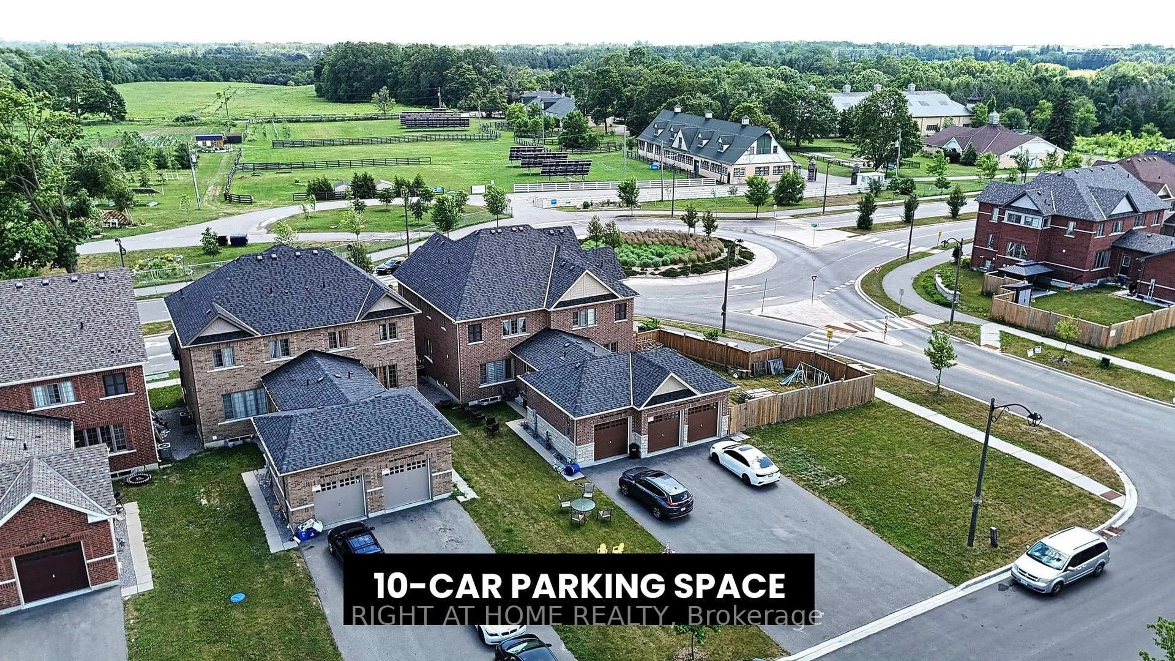 A pic from outside/outdoor area/front of a property/back of a property/a pic from drone, street for 324 Britannia Ave, Oshawa Ontario L1L 0L6