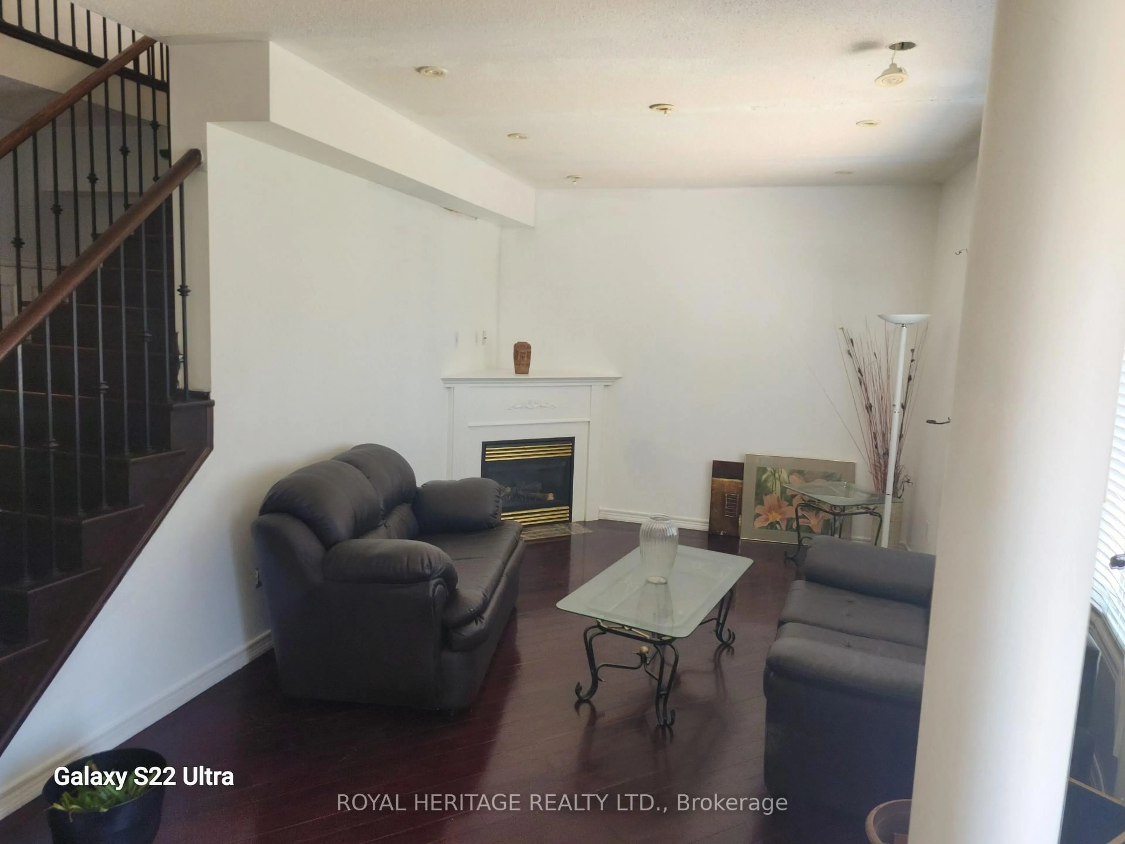 Living room with furniture, unknown for 5 Cantwell Cres, Ajax Ontario L1Z 2X4