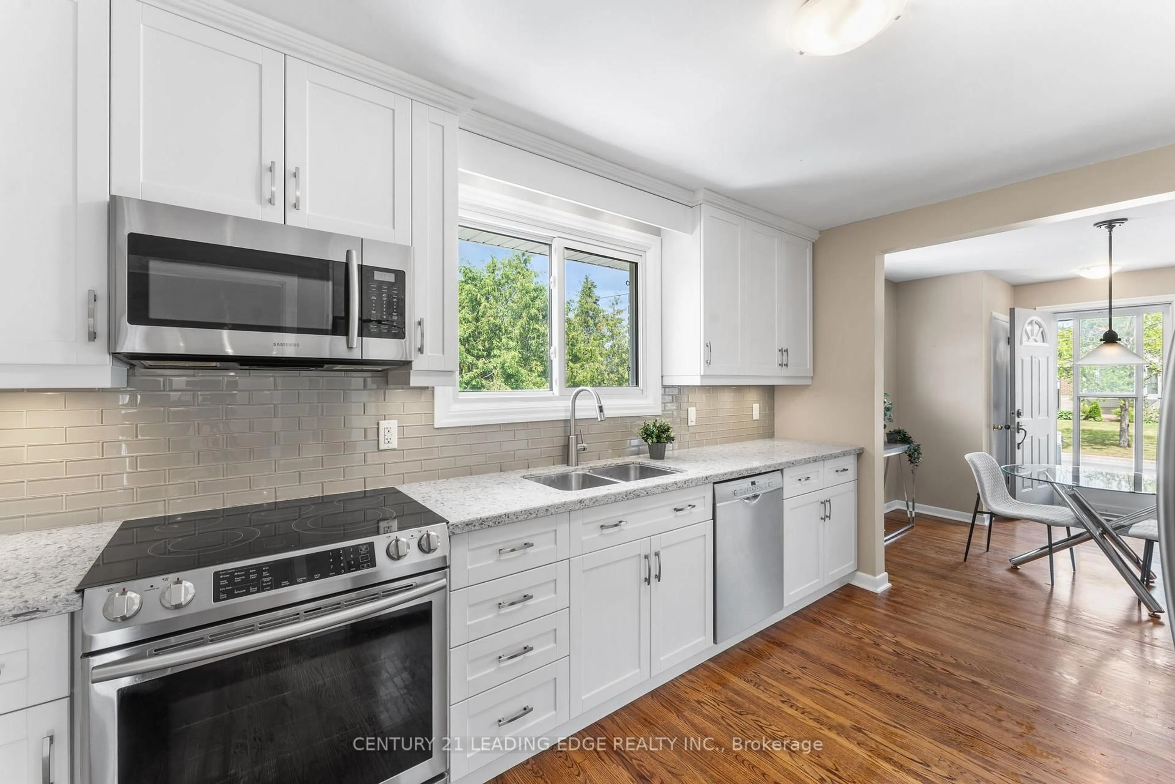 Open concept kitchen, ceramic/tile floor for 701 Taylor Ave, Oshawa Ontario L1H 2G3