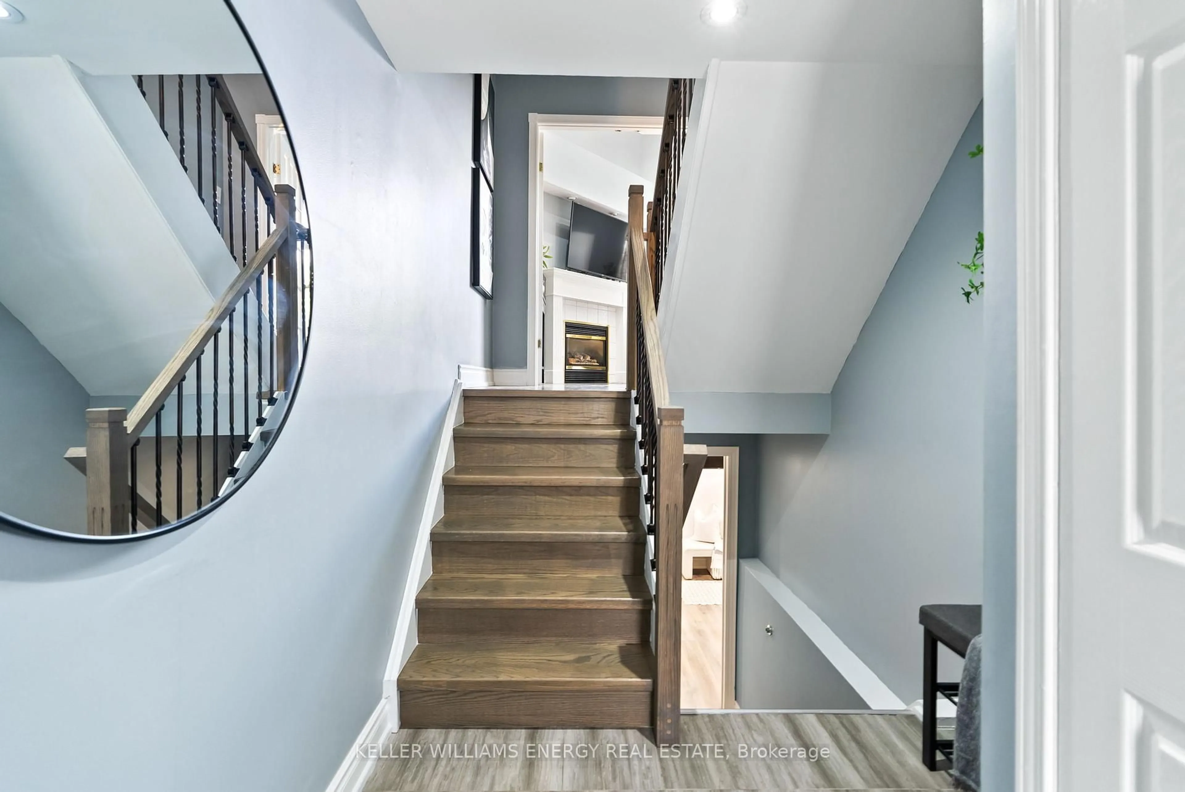 Stairs for 1330 Trowbridge Dr #46, Oshawa Ontario L1G 7L1