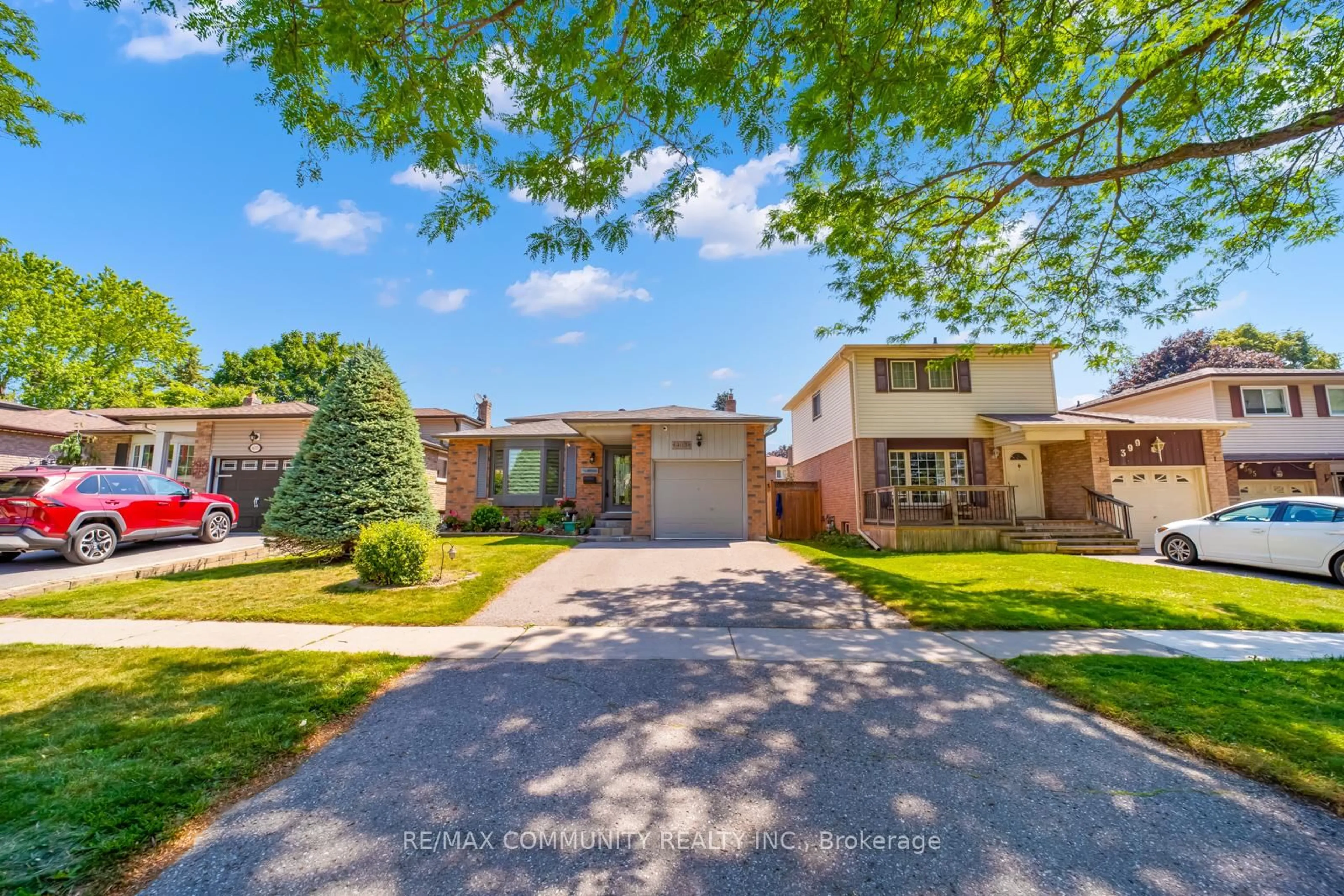 Home with brick exterior material, street for 403 Gothic Dr, Oshawa Ontario L1G 7R6