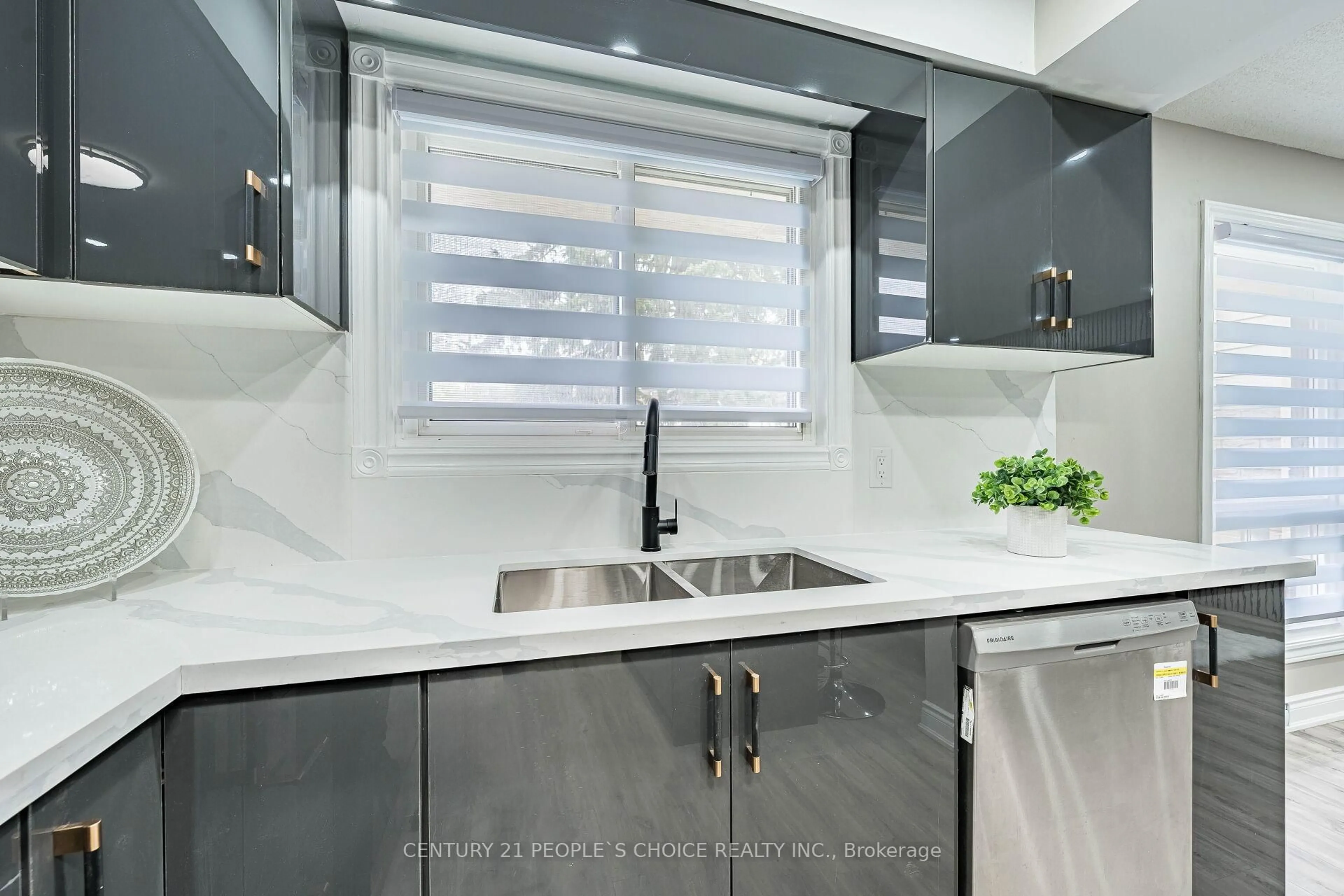 Contemporary kitchen, ceramic/tile floor for 506 Normandy St #25, Oshawa Ontario L1H 7N8
