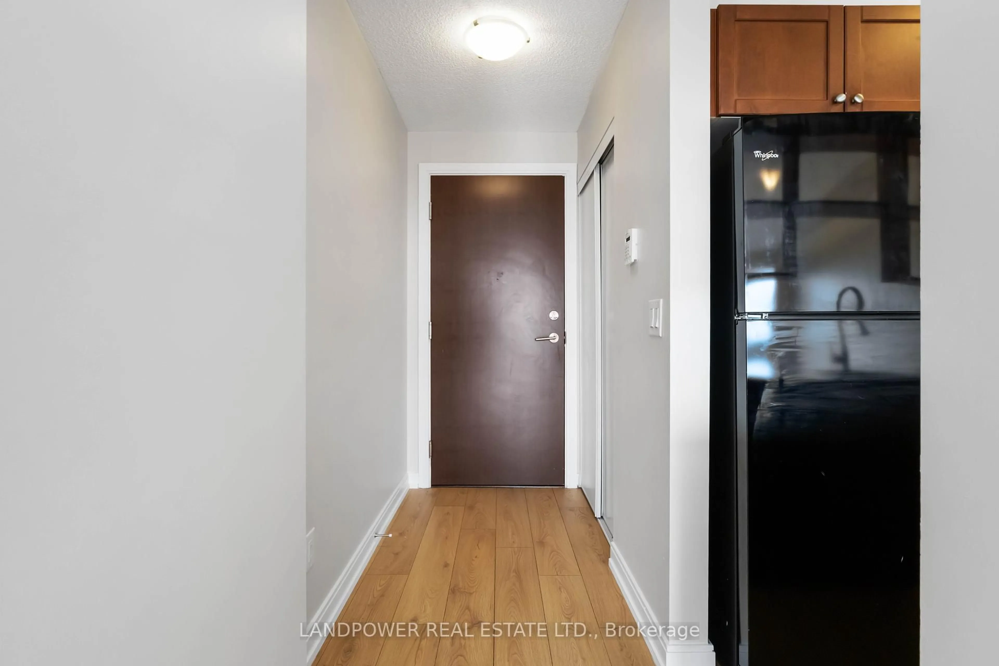 Indoor entryway for 151 Village Green Sq #1610, Toronto Ontario M1S 0K5
