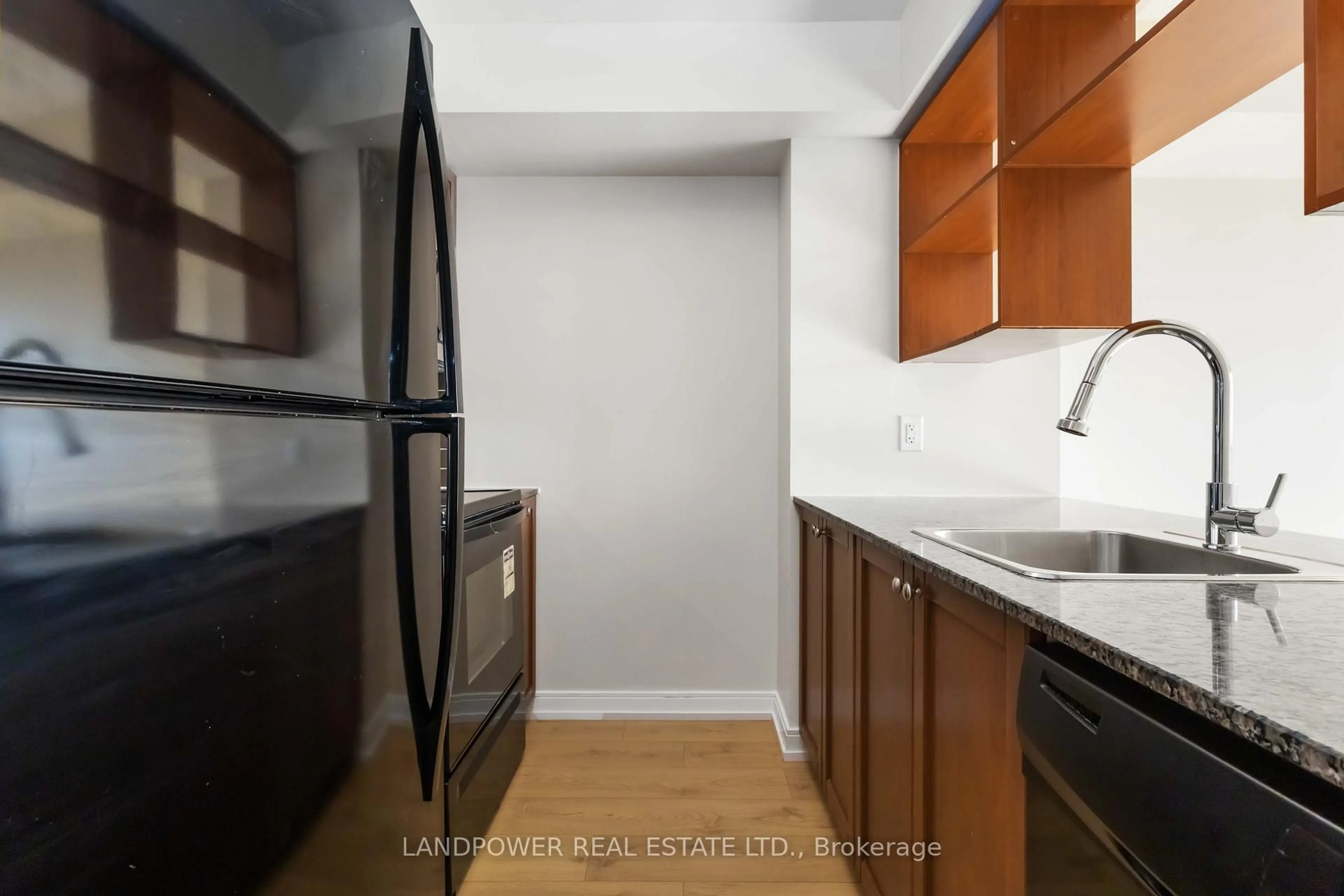 Standard kitchen, wood/laminate floor for 151 Village Green Sq #1610, Toronto Ontario M1S 0K5