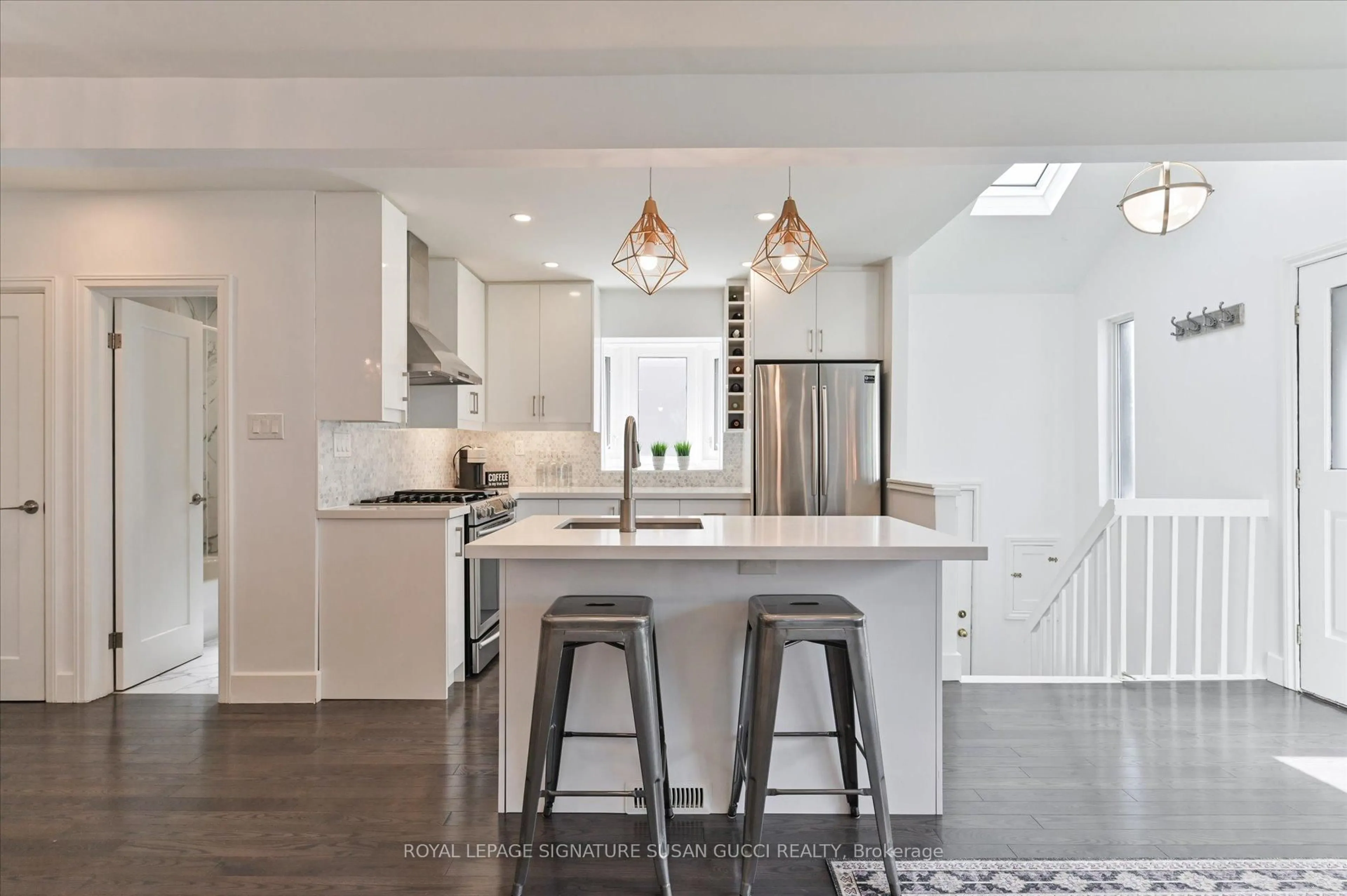 Open concept kitchen, ceramic/tile floor for 21 Galbraith Ave, Toronto Ontario M4B 2B4