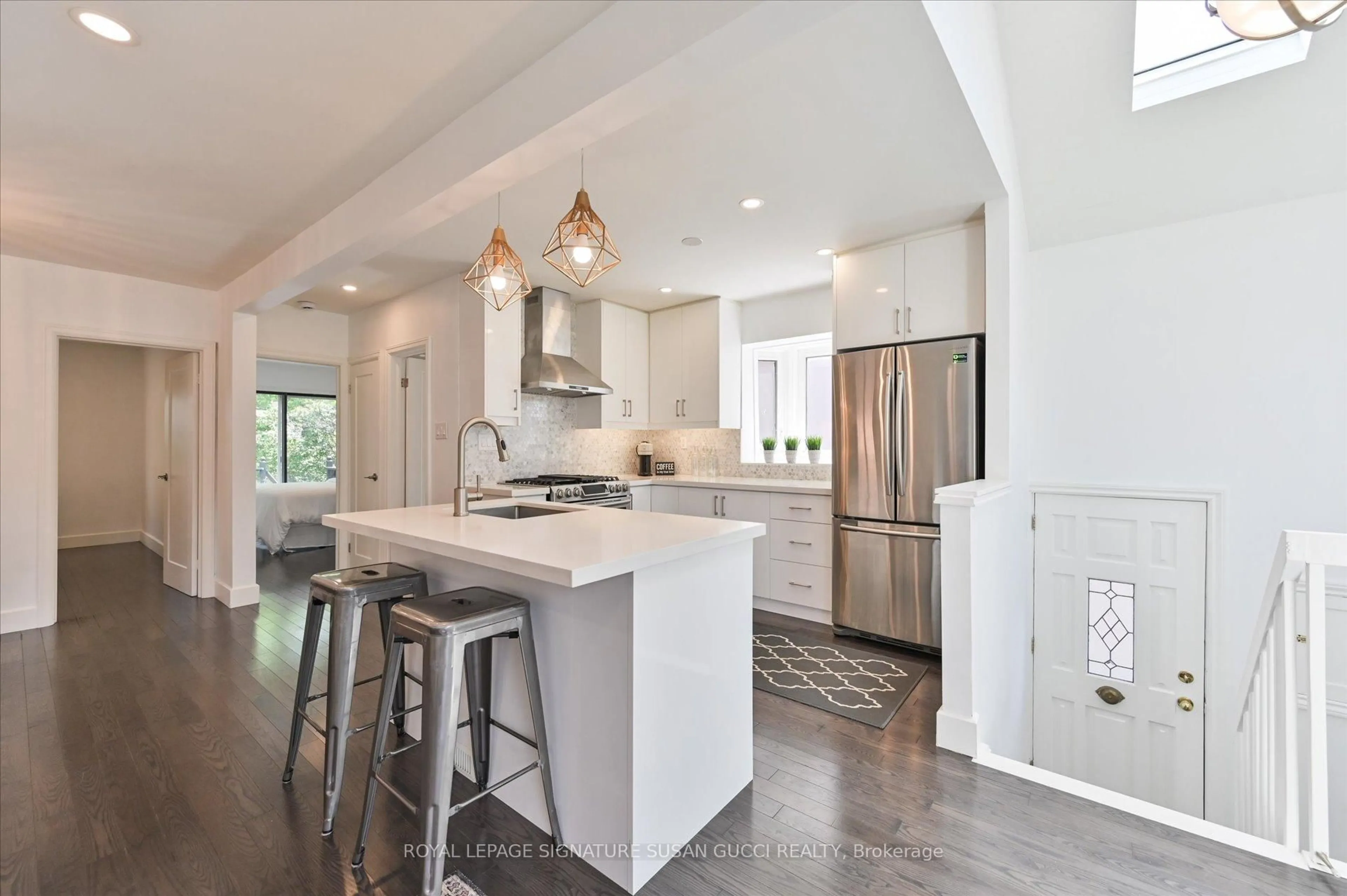 Open concept kitchen, unknown for 21 Galbraith Ave, Toronto Ontario M4B 2B4