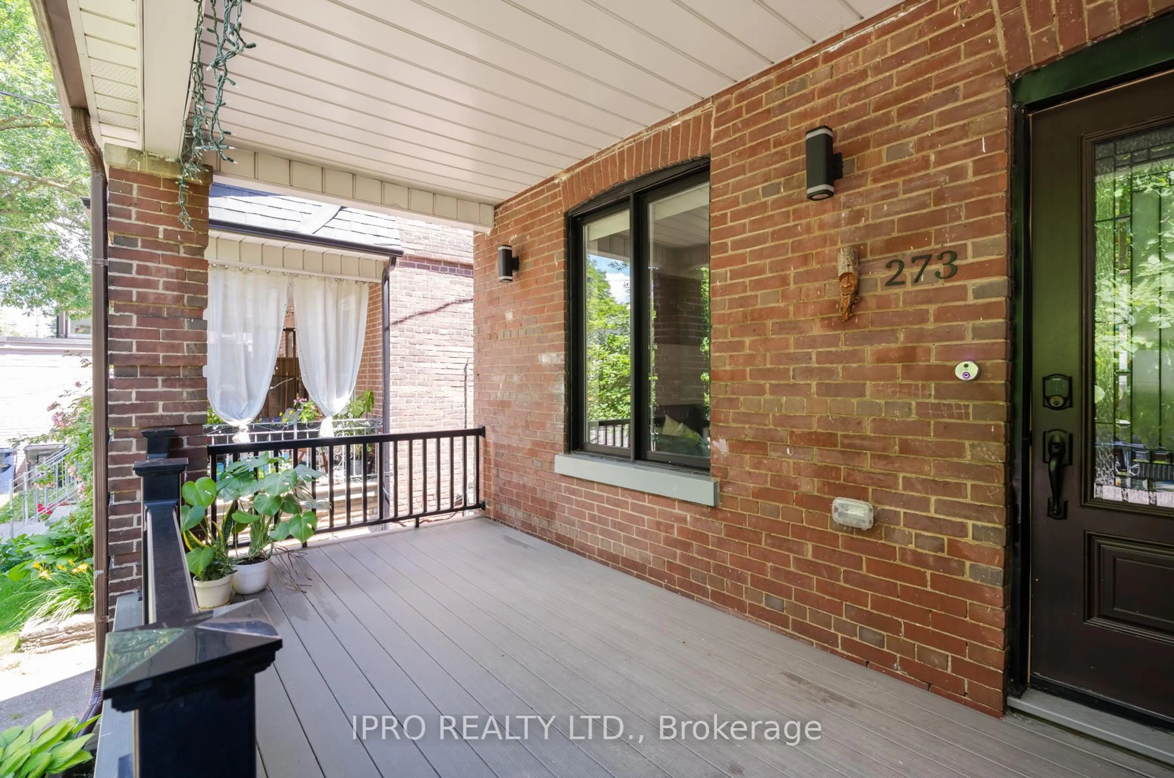 Patio, street for 273 Strathmore Blvd, Toronto Ontario M4J 1P7
